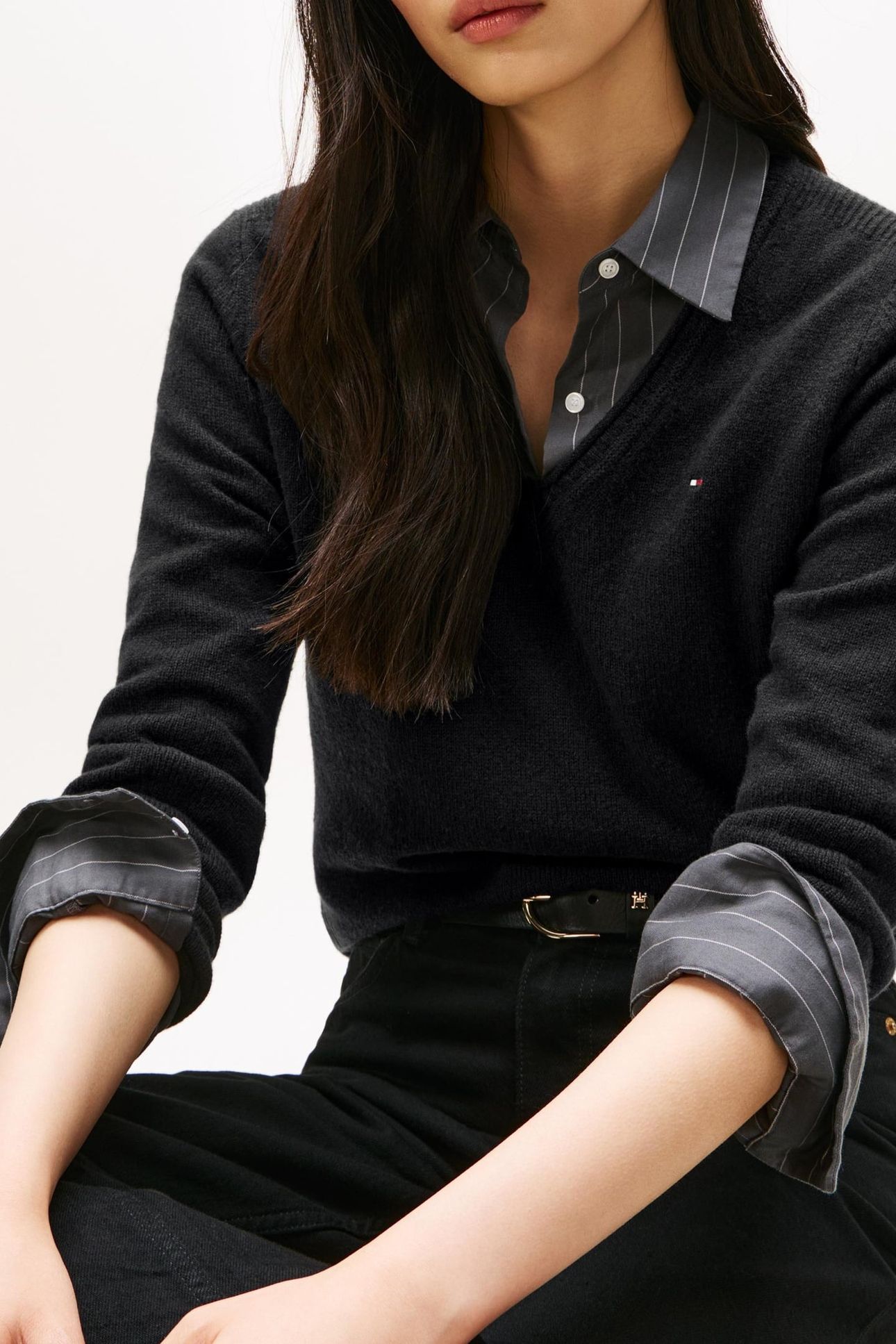 SOFT WOOL V-NECK LOOSE SWEATER BLACK 5