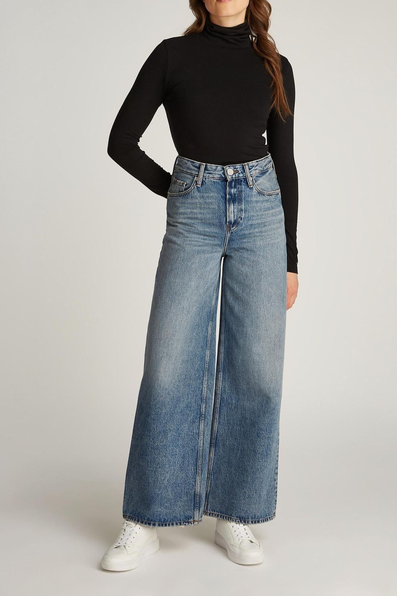 WIDE LEG HIGH WAISTED JEANS 1