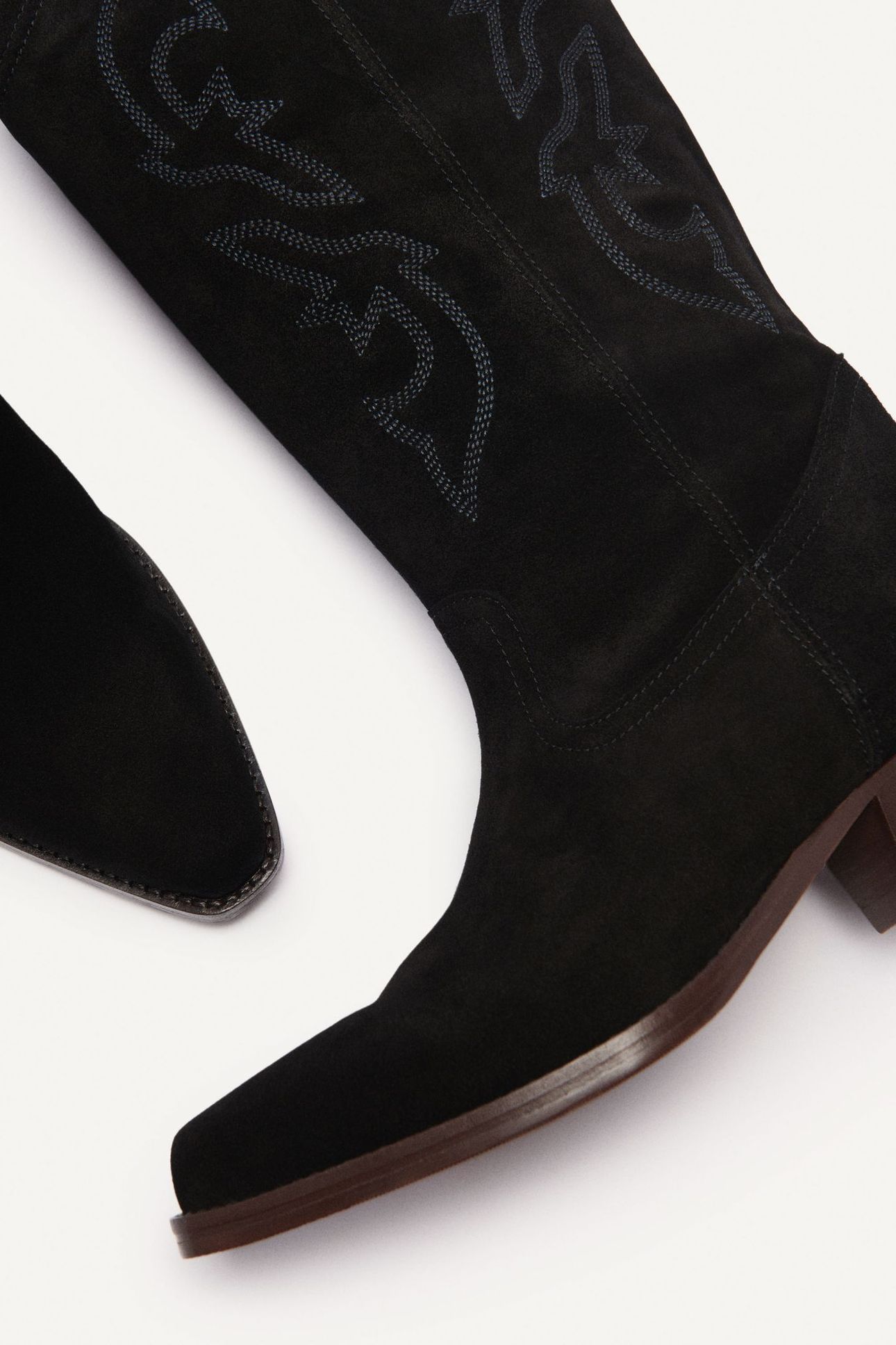 BOOTS BLACK 4