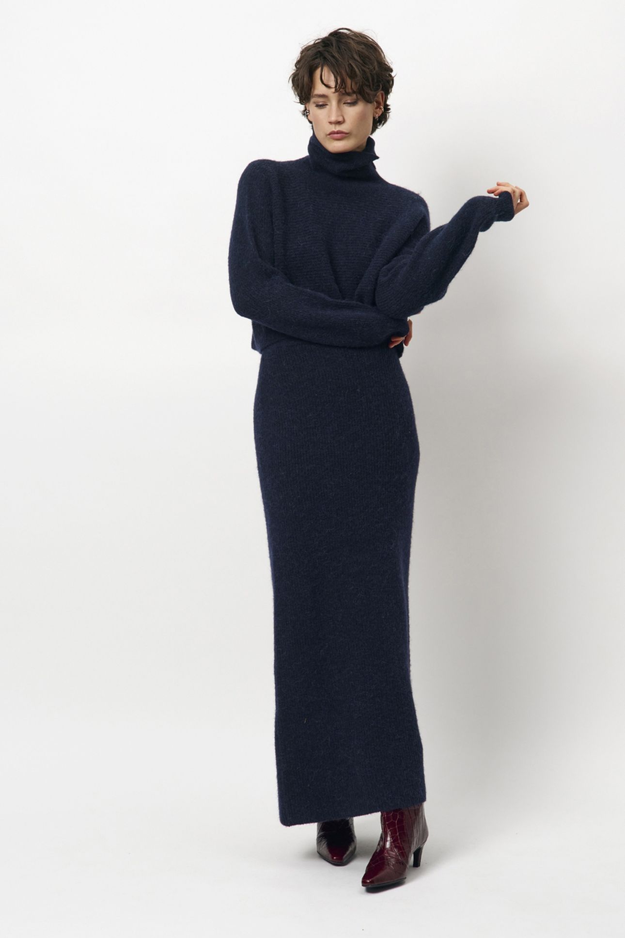 SUZY KNITTED LONG SKIRT NOCTURNAL BLUE 1