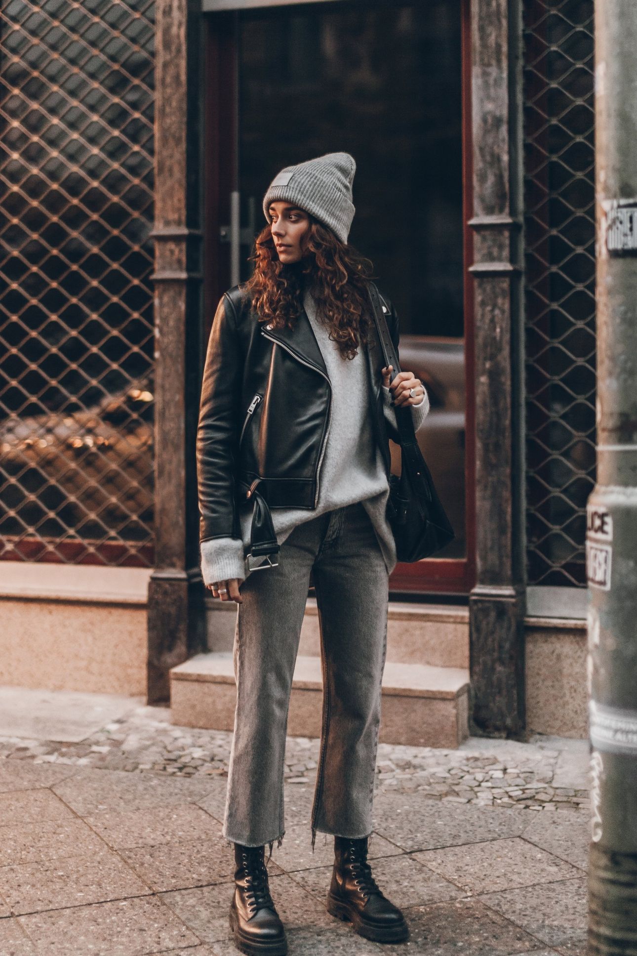 THE LIGHT KNITTED BEANIE 2