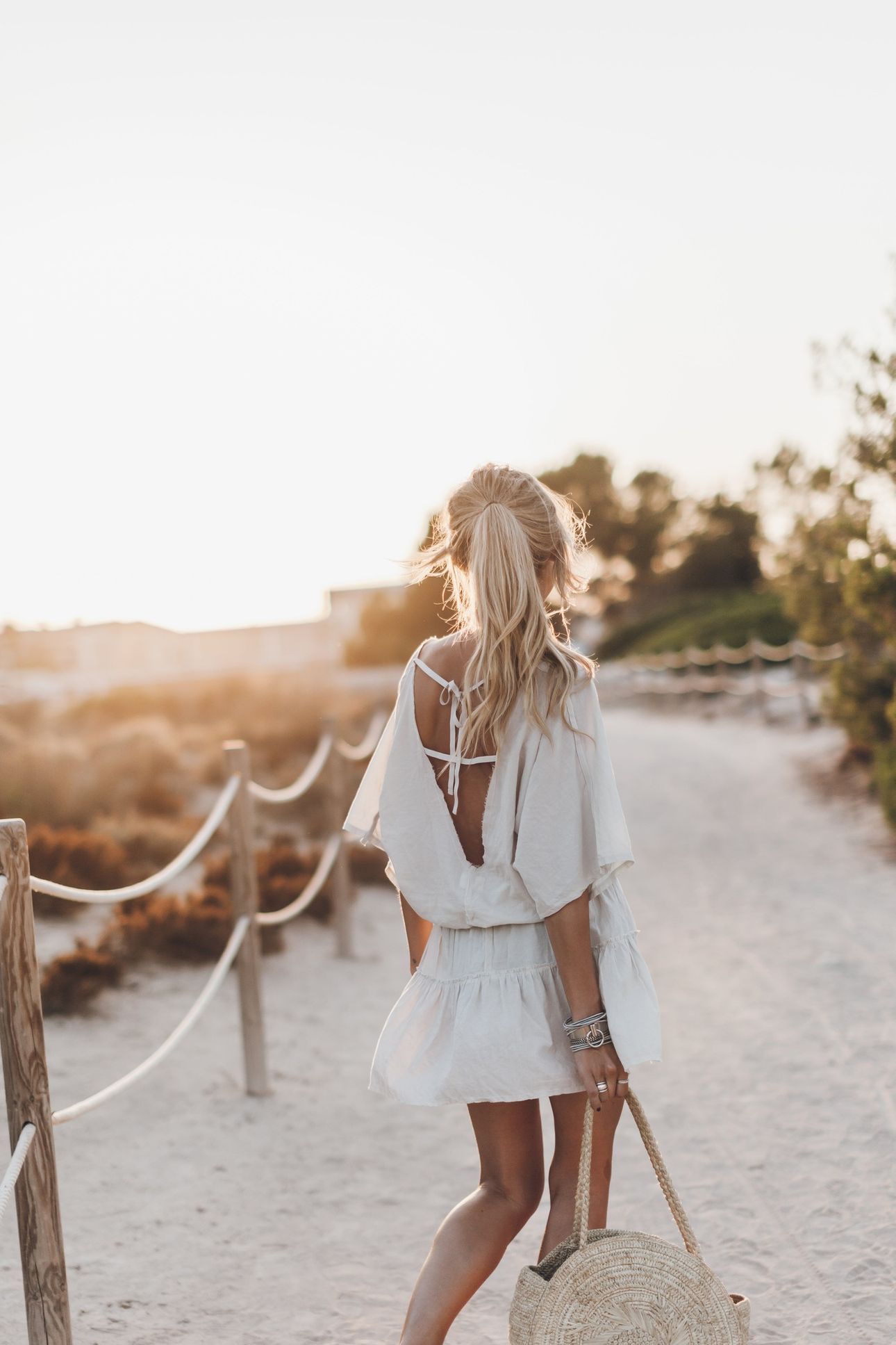 THE LIGHT SUMMER DRESS 3