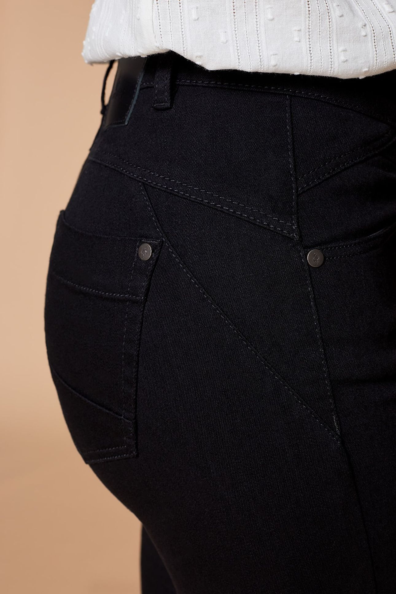 THE INDI . 7/8 BLACK SLIM JEANS PUSH UP EFFECT 4