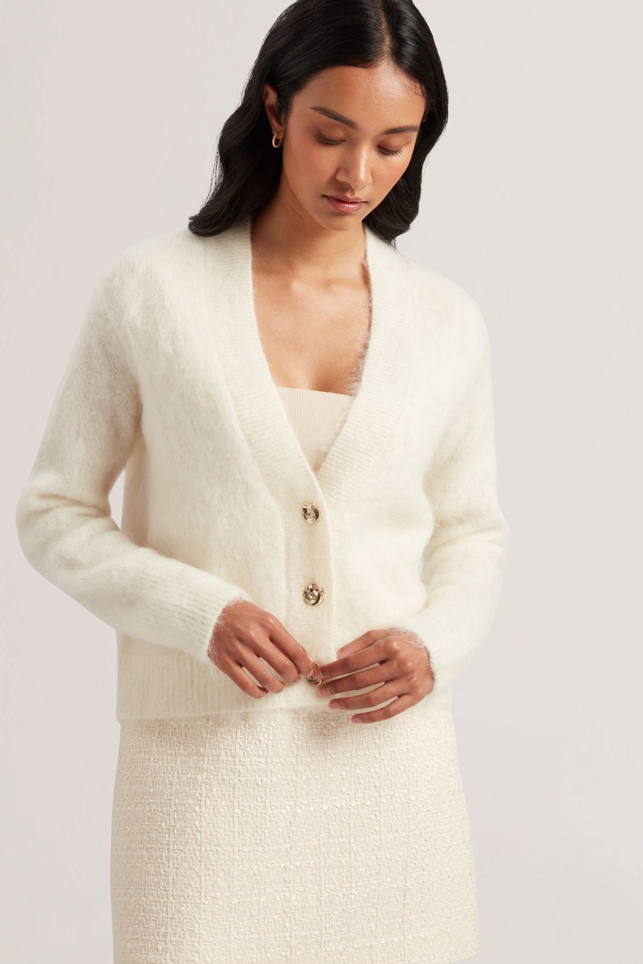 ABEYYY ROSE BUTTON V NECK CARDIGAN IVORY 3