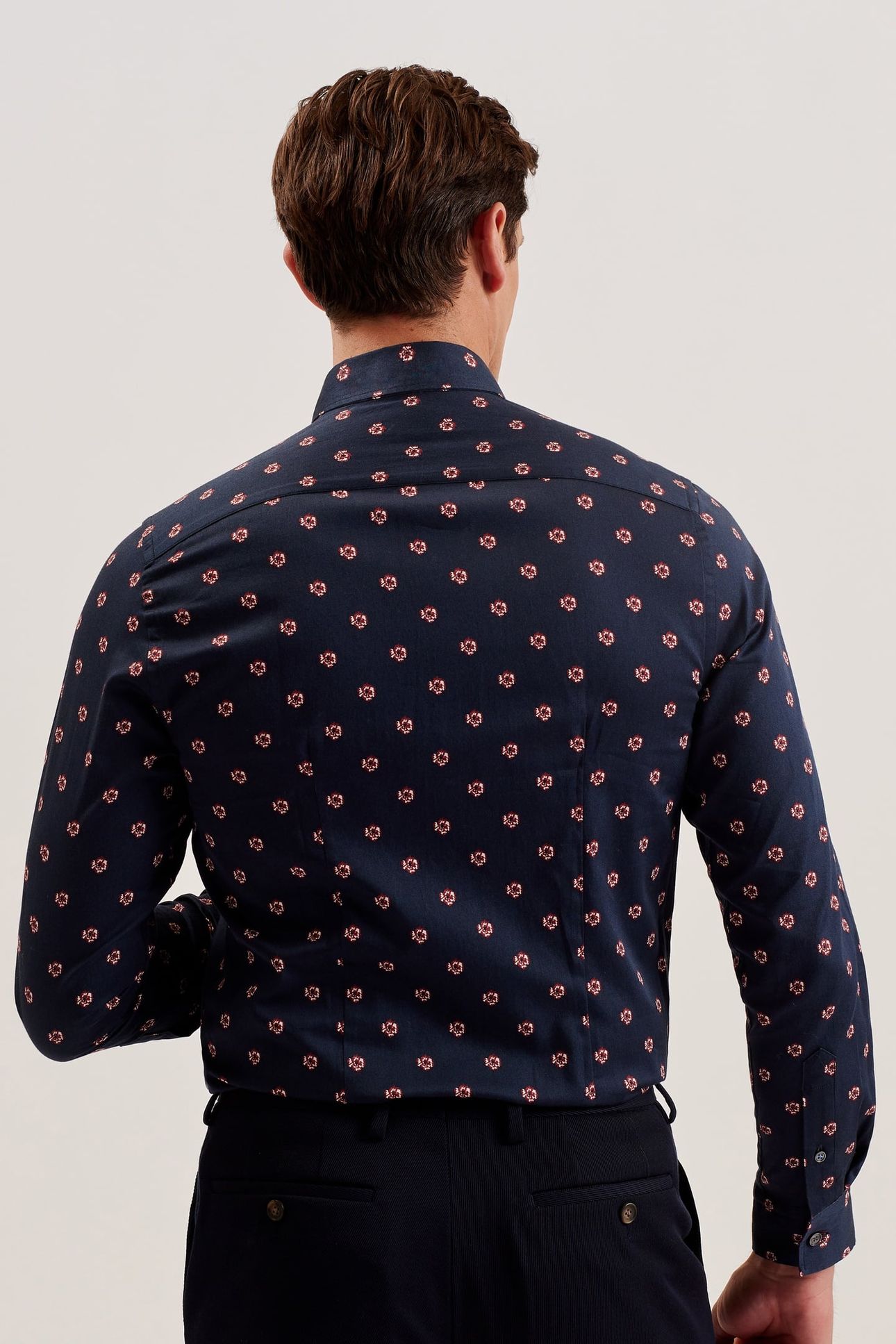 MIKCEAL LS SLIM FLORAL SHIRT NAVY 2