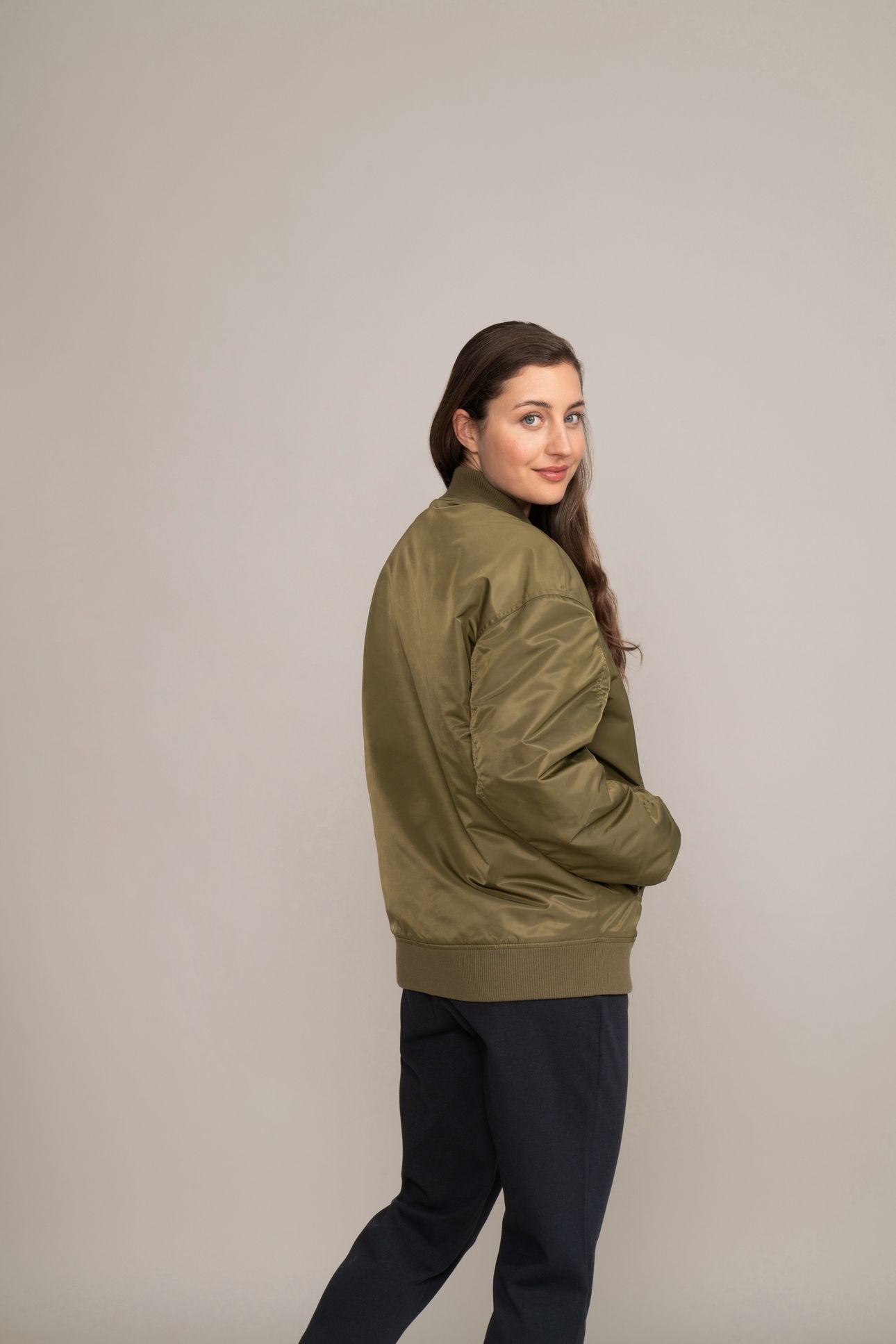 DAMEN WEIGHT PLATE BOMBER JACKET OLIVE 5