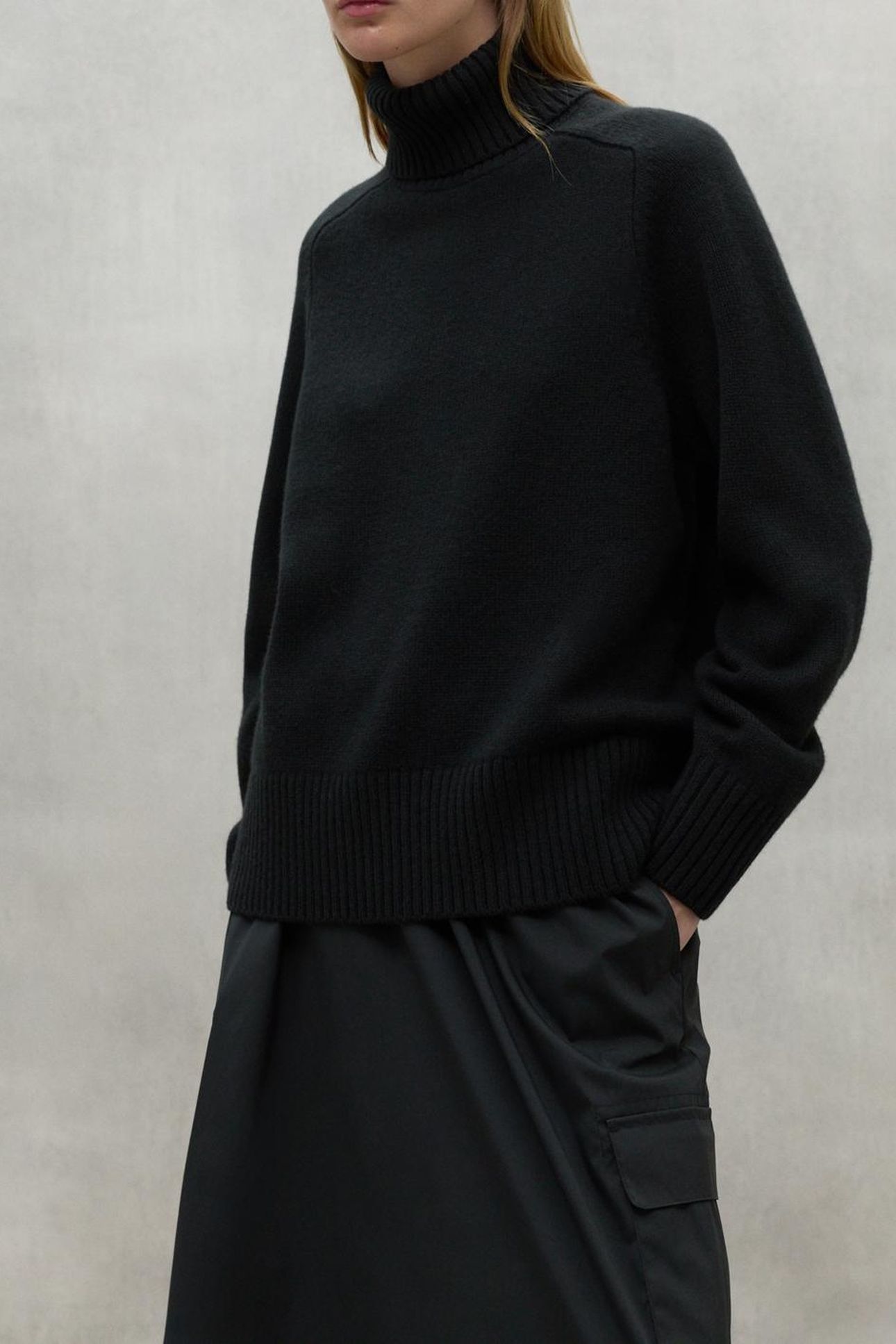 CAQUIALF KNIT BLACK 1