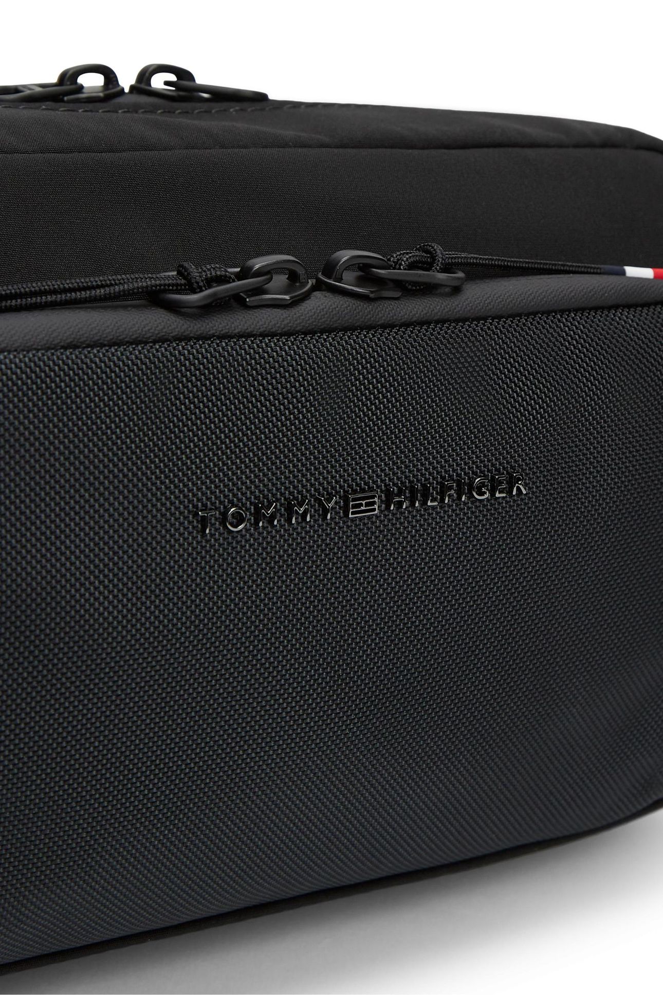 TH TRAVEL WASHBAG BLACK 4