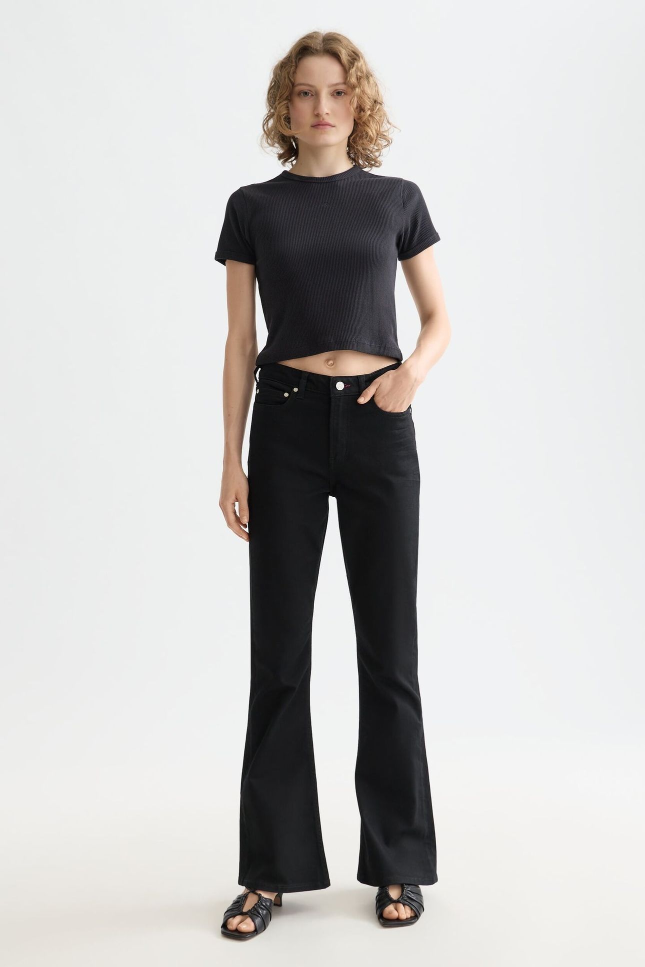 THE CHARM FLARED JEANS STAY BLACK 2