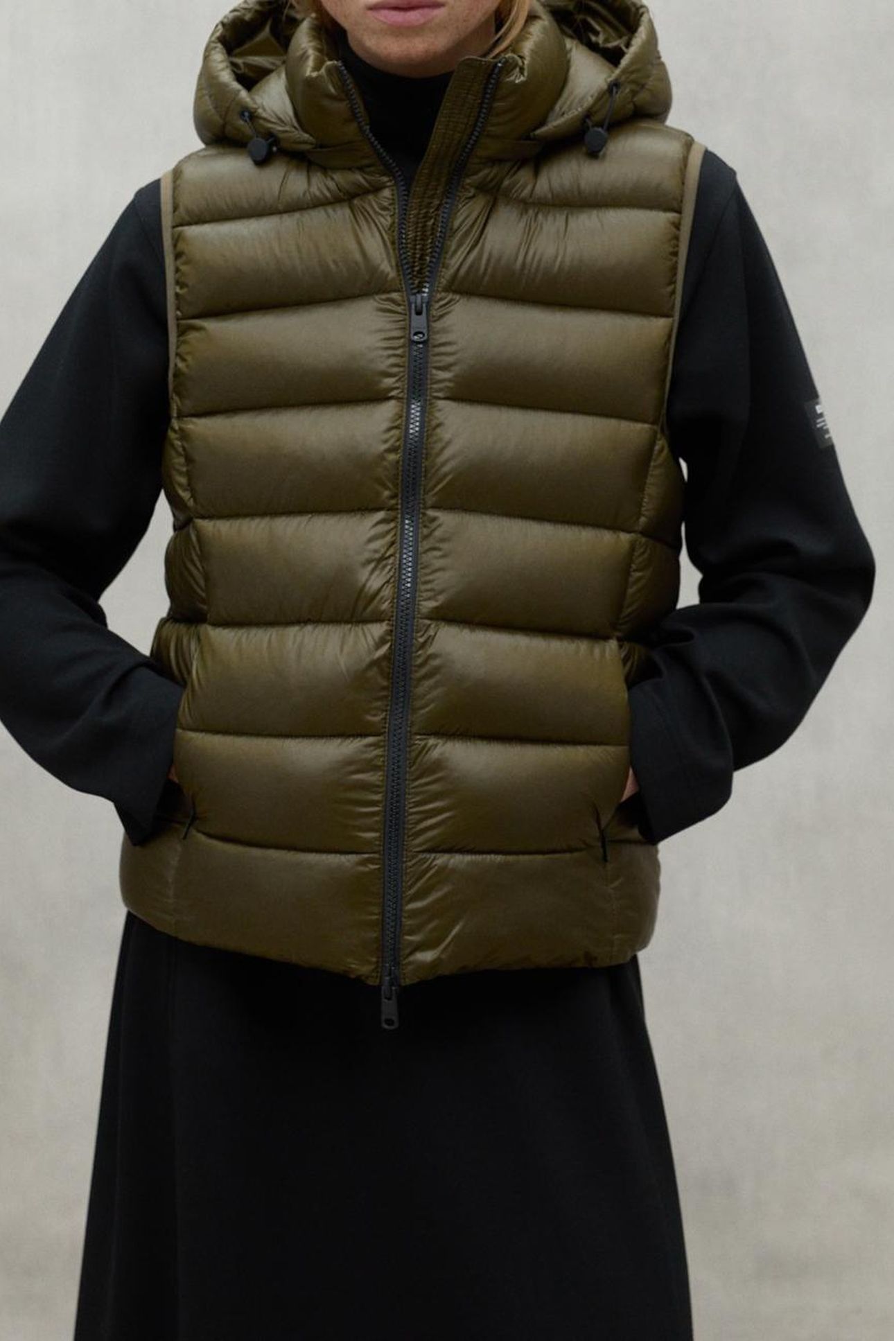 AORAKIALF VEST DARK OLIVE 1