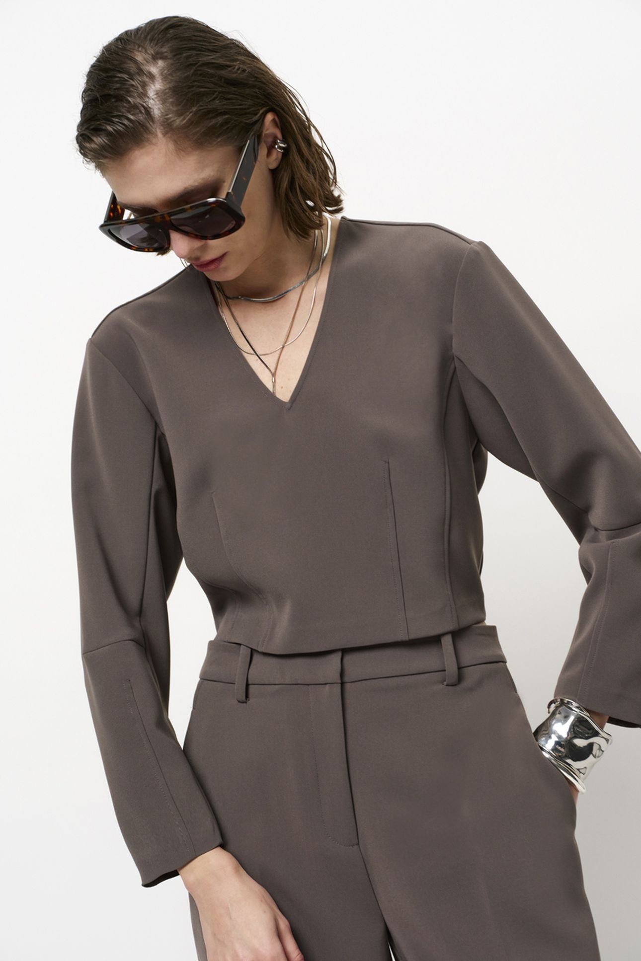 CINDER V-NECK TOP ANTIQUE GREY 6