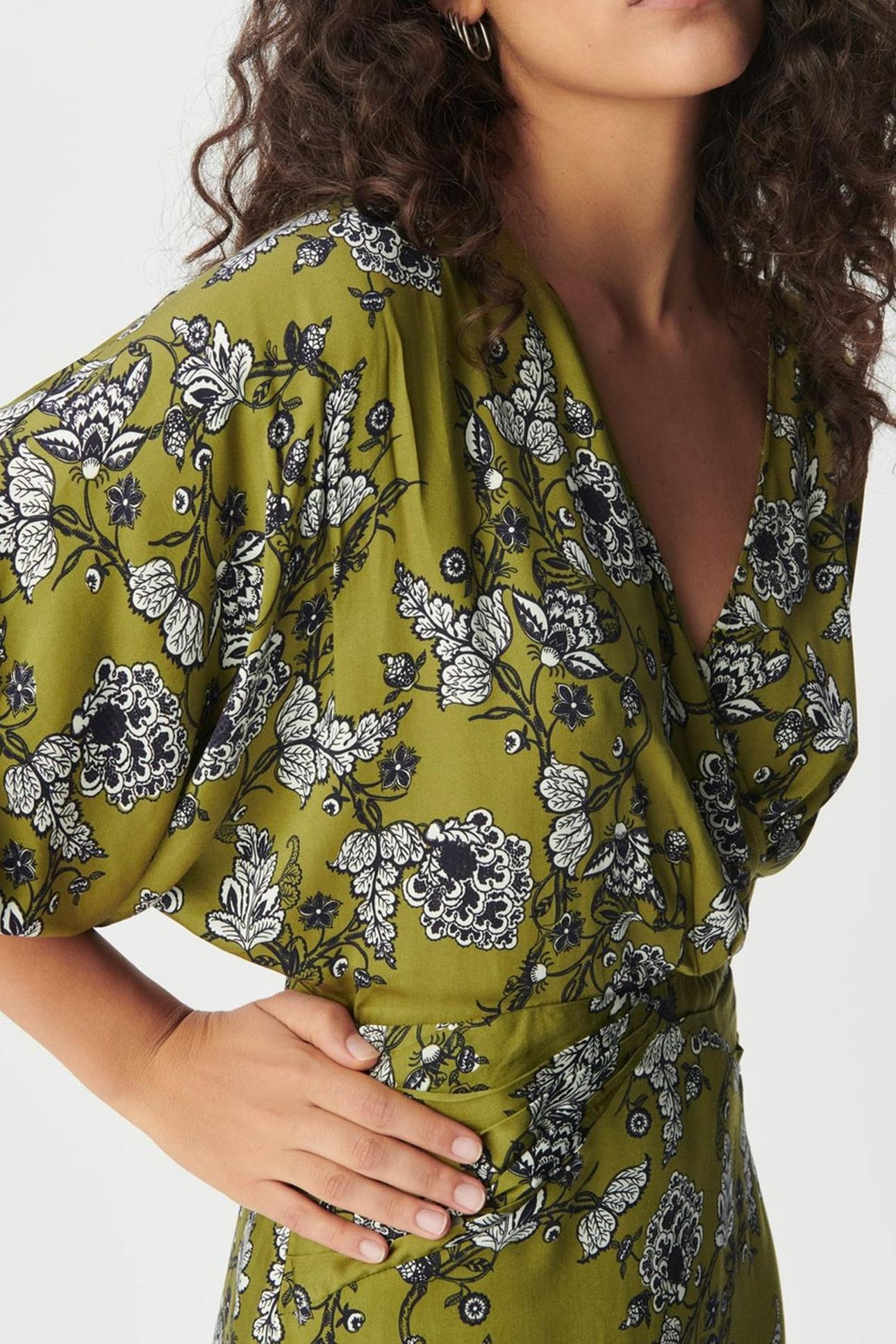 GREEN FLOWING DRESS WITH FLORAL PRINT 6