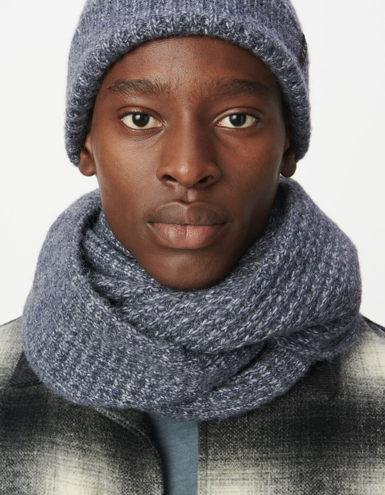 BLUE RIBBED KNIT SNOOD 1