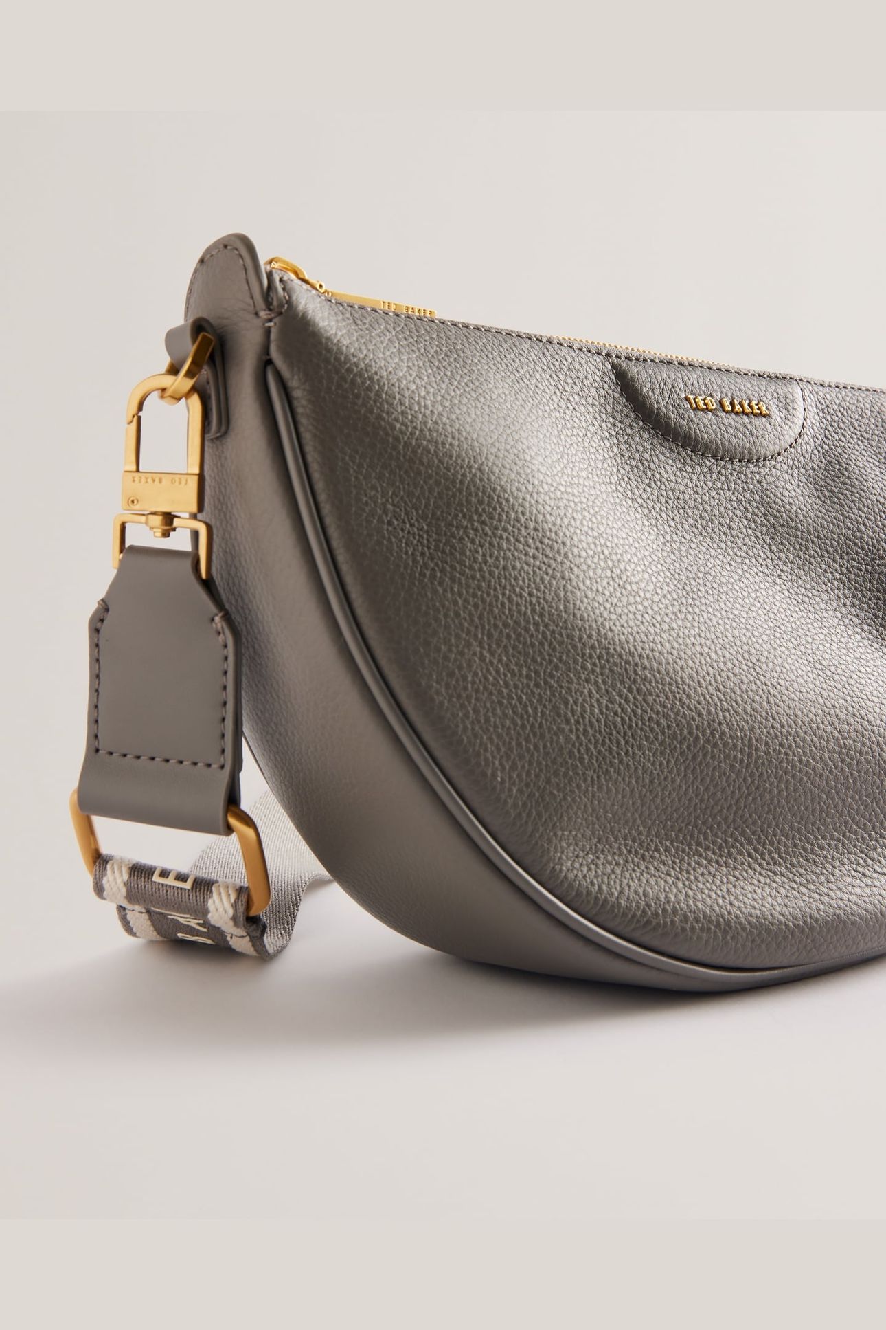 ESSINA WEBBING LEATHER HALF MOON BAG MID-GREY 3