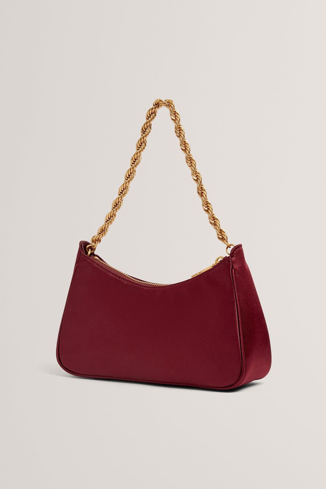 CHAIN DETAIL SATIN SHOULDER BAG WINE 2