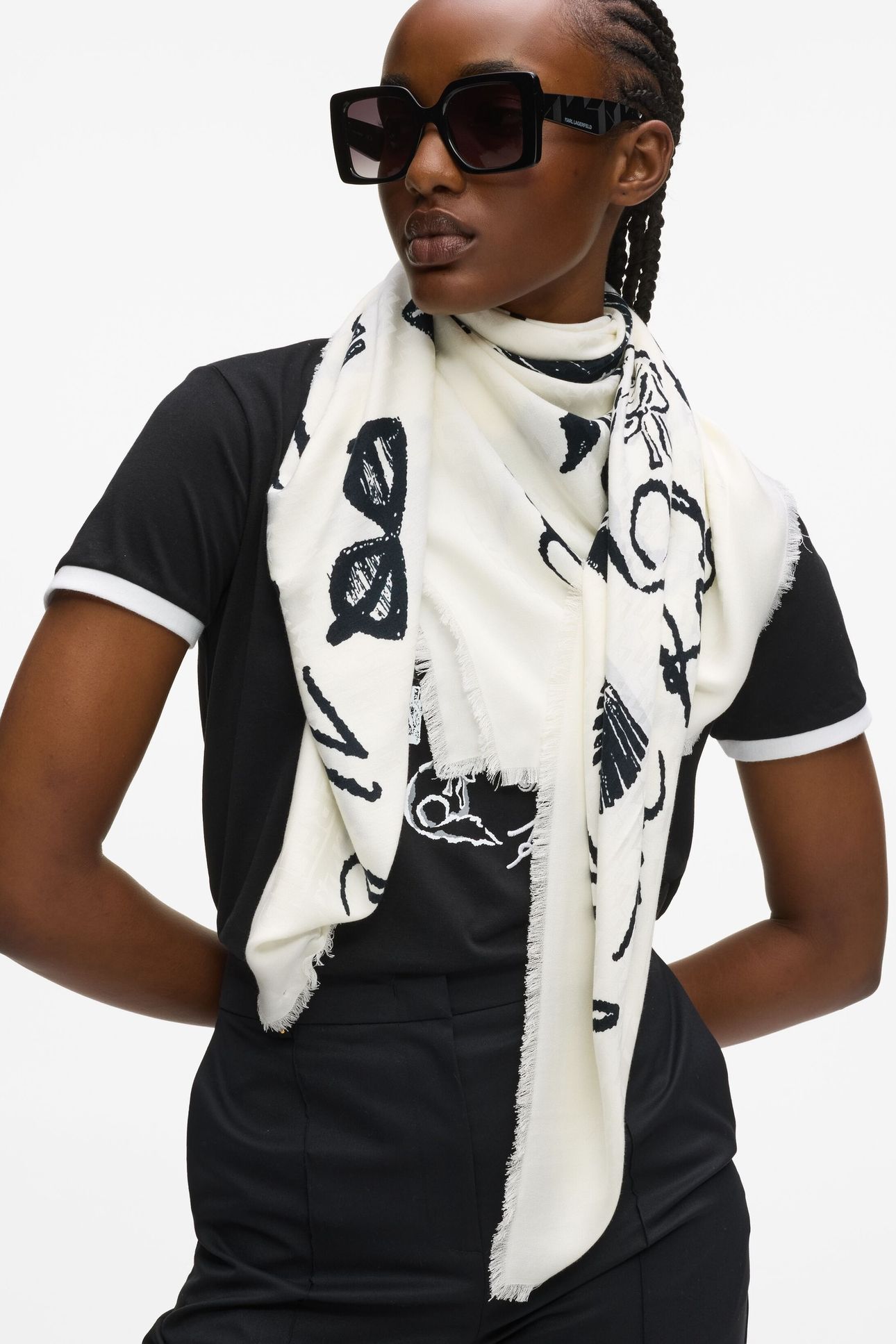 K/MONOGRAM JKRD BL/WH SCARF WHITE/BLACK 1