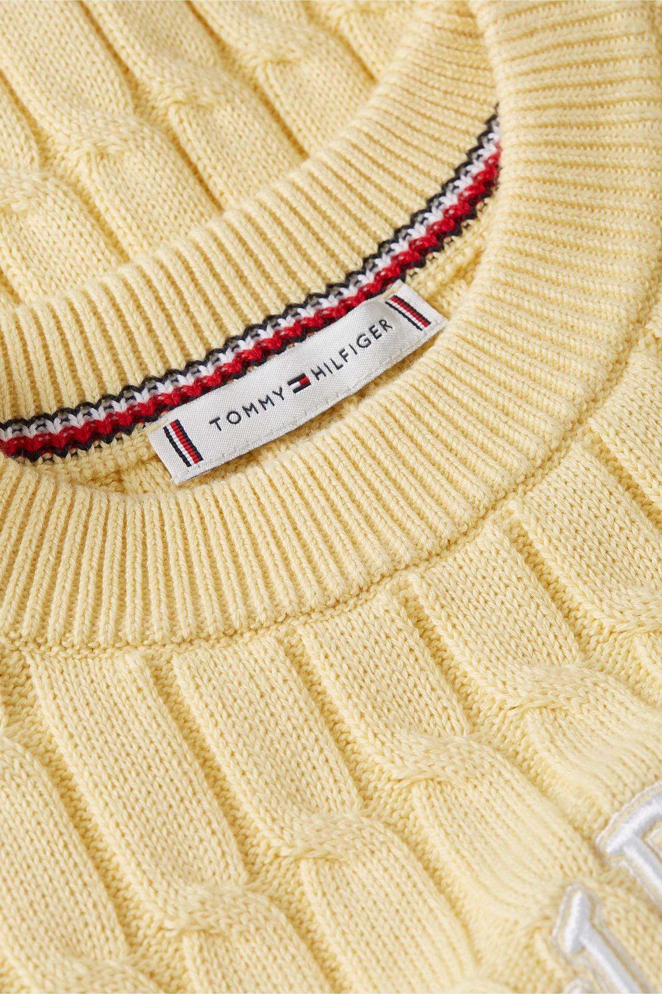 TEXTURED GRAPHIC C-NECK ZESTY YELLOW 5