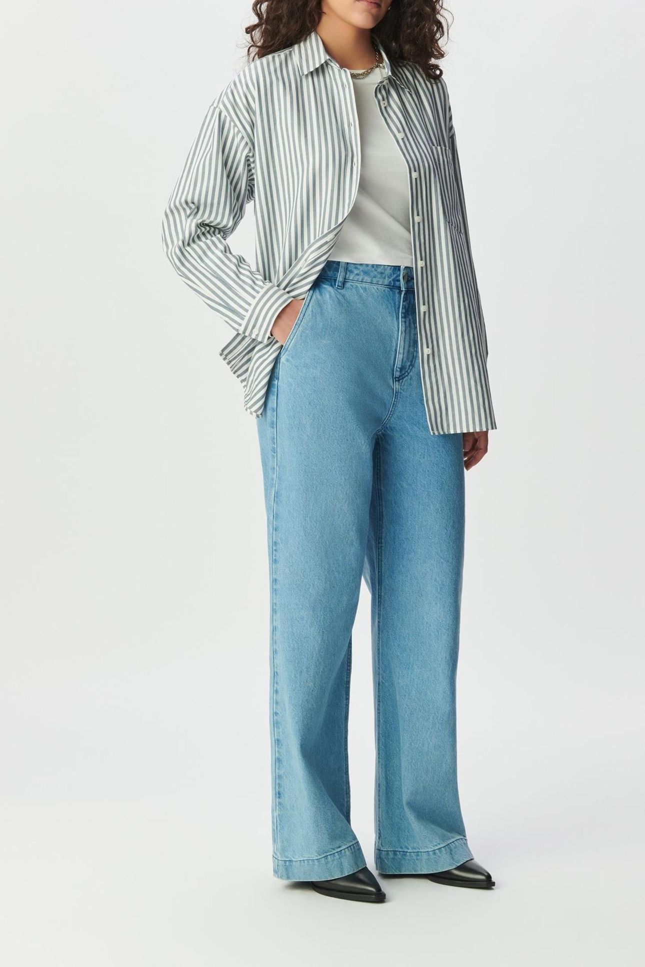 BLUE AND WHITE STRIPED SHIRT 3