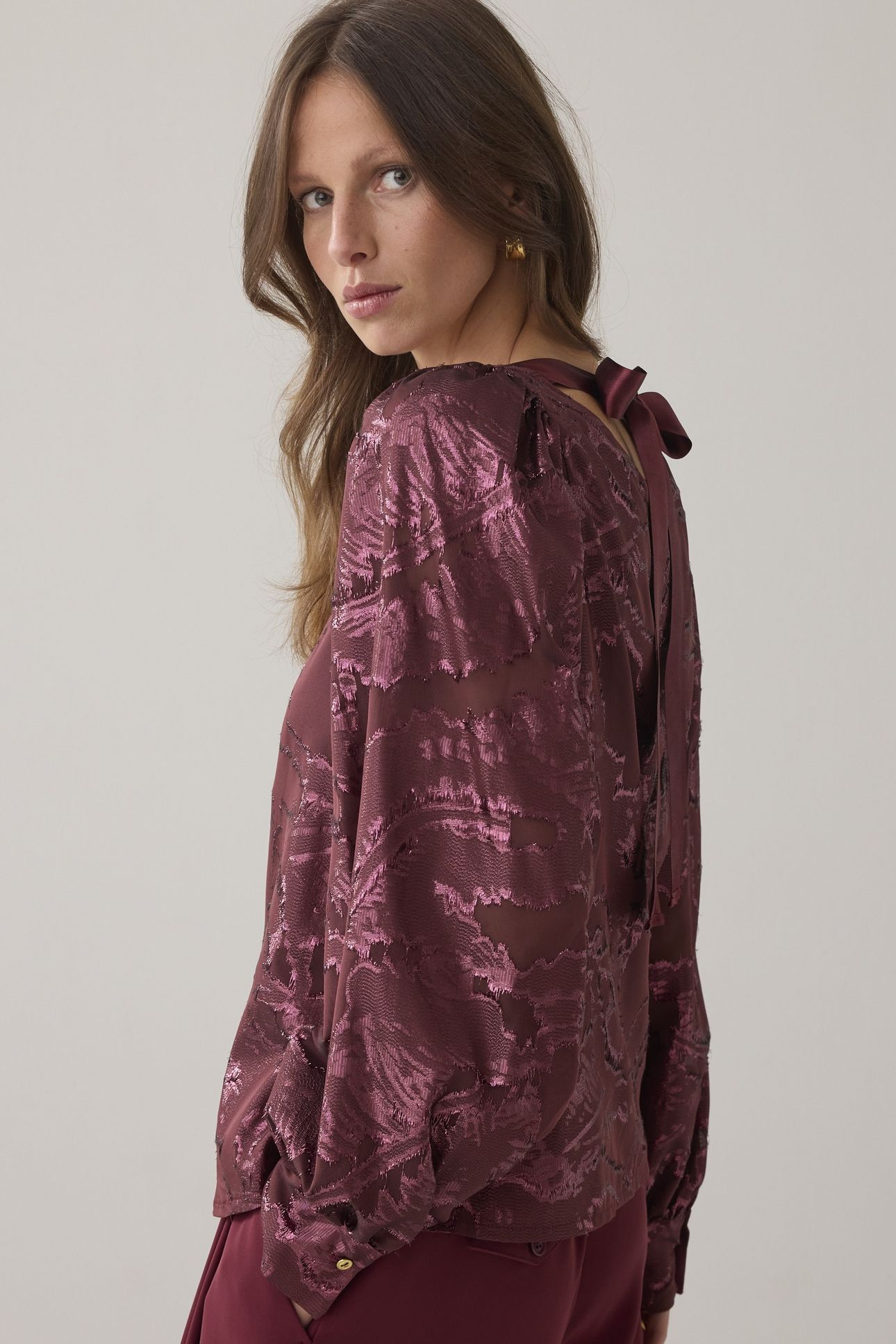 TOP SHINY JACQUARD REDS 2