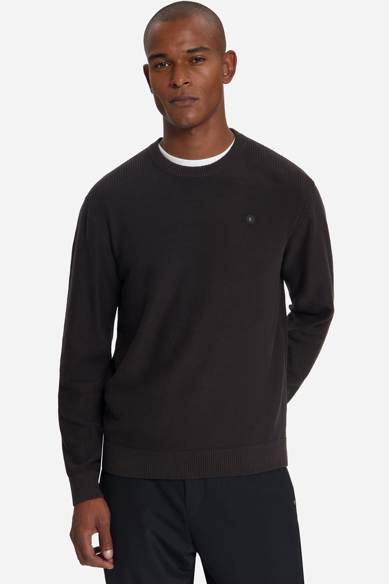 PULLOVER CREWNECK SHOULDER DETAIL DARK BROWN 1