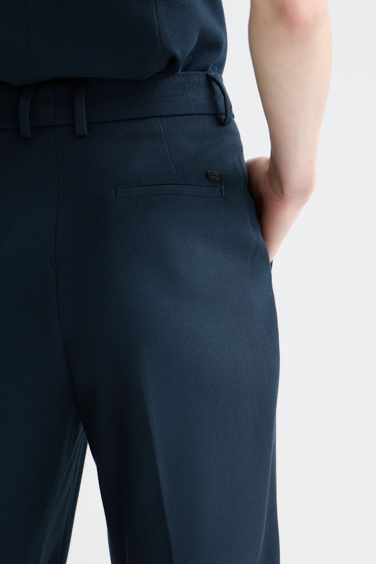 ROBYN - HIGH RISE TAPERED LEG PANTS CARBON 6