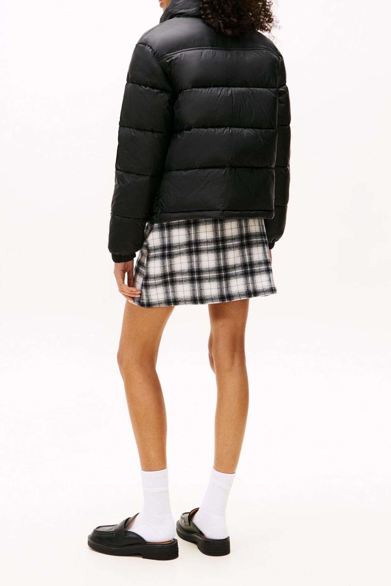 TJW PCKBL HOOD ESSENTIAL BLACK 2