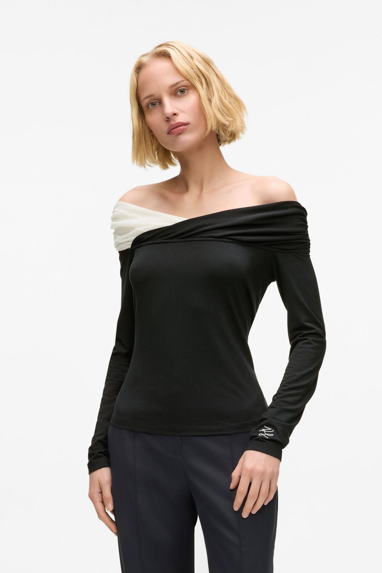 BW ELEGANT LSLV TOP WHITE/BLACK 1