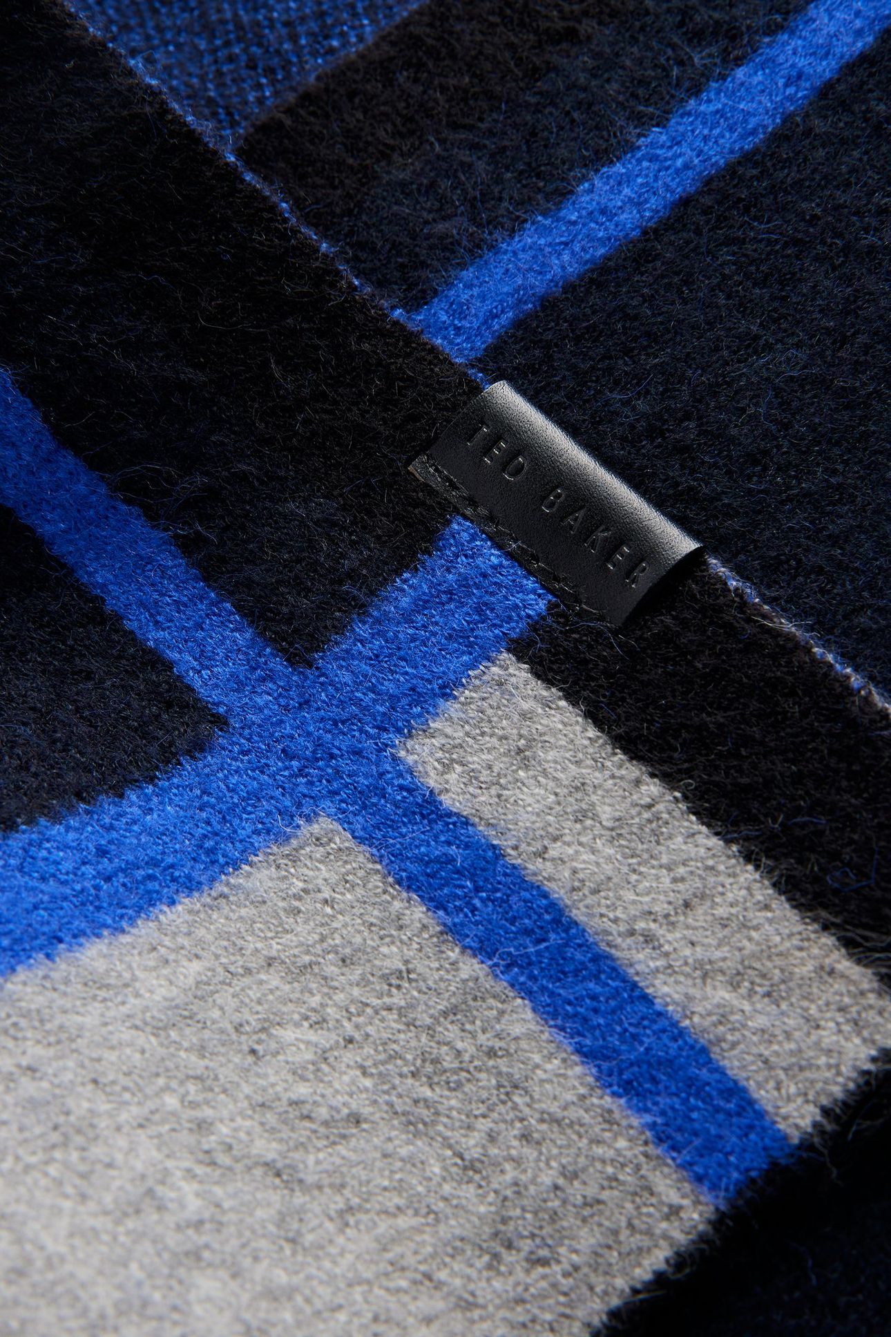 KIERANS STRIPED WOVEN SCARF NAVY 3