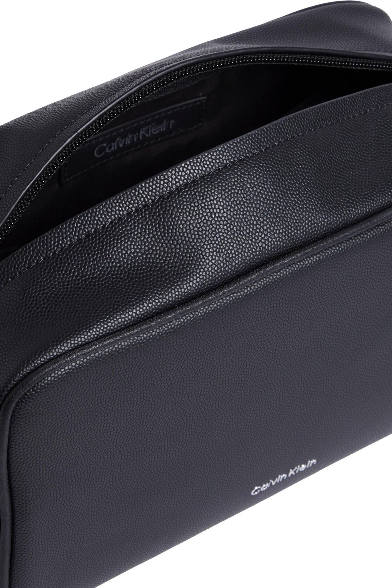 CK MUST WASHBAG BLACK CAVIAR 3