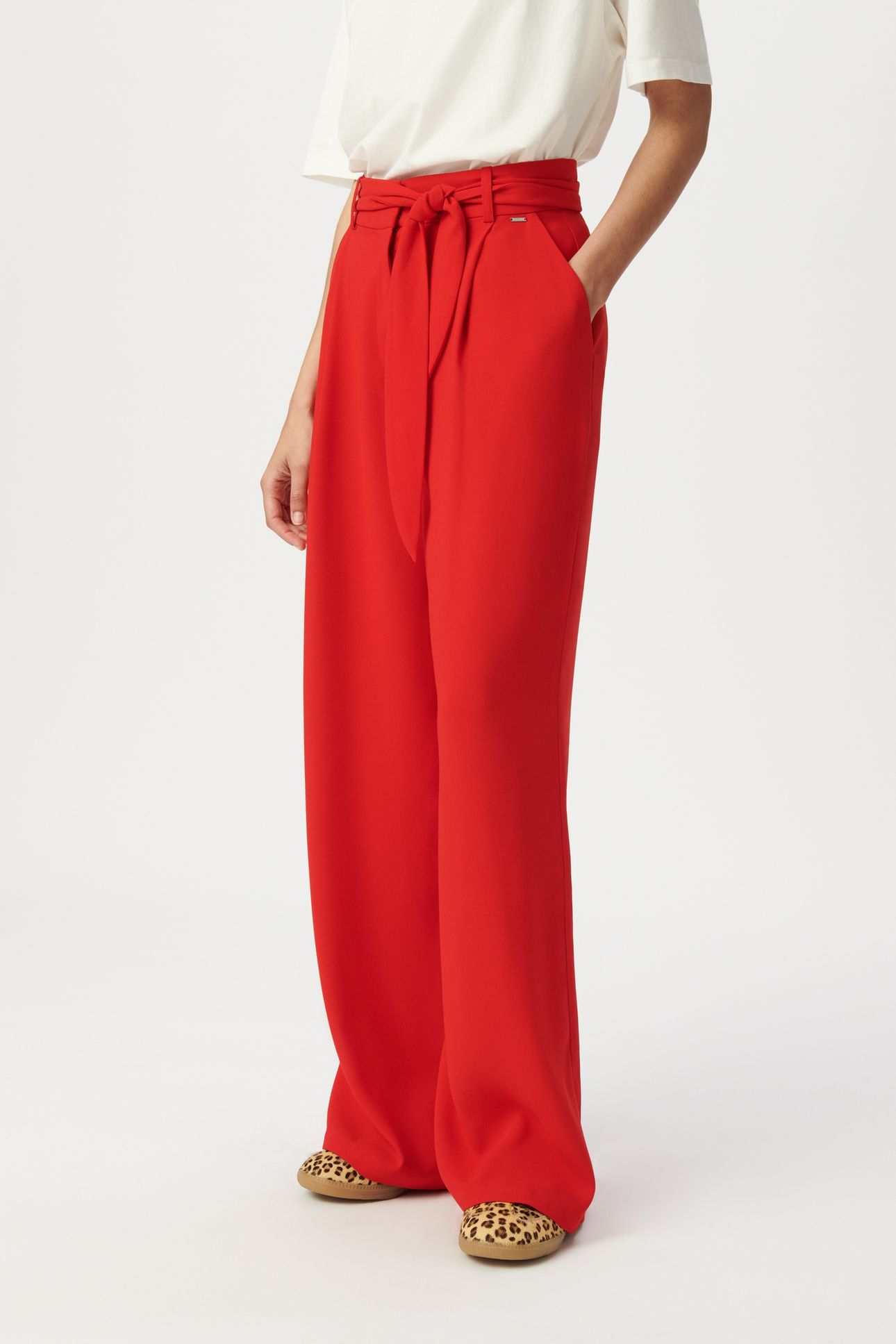RED WIDE-LEG SUIT TROUSERS WITH BELT 1