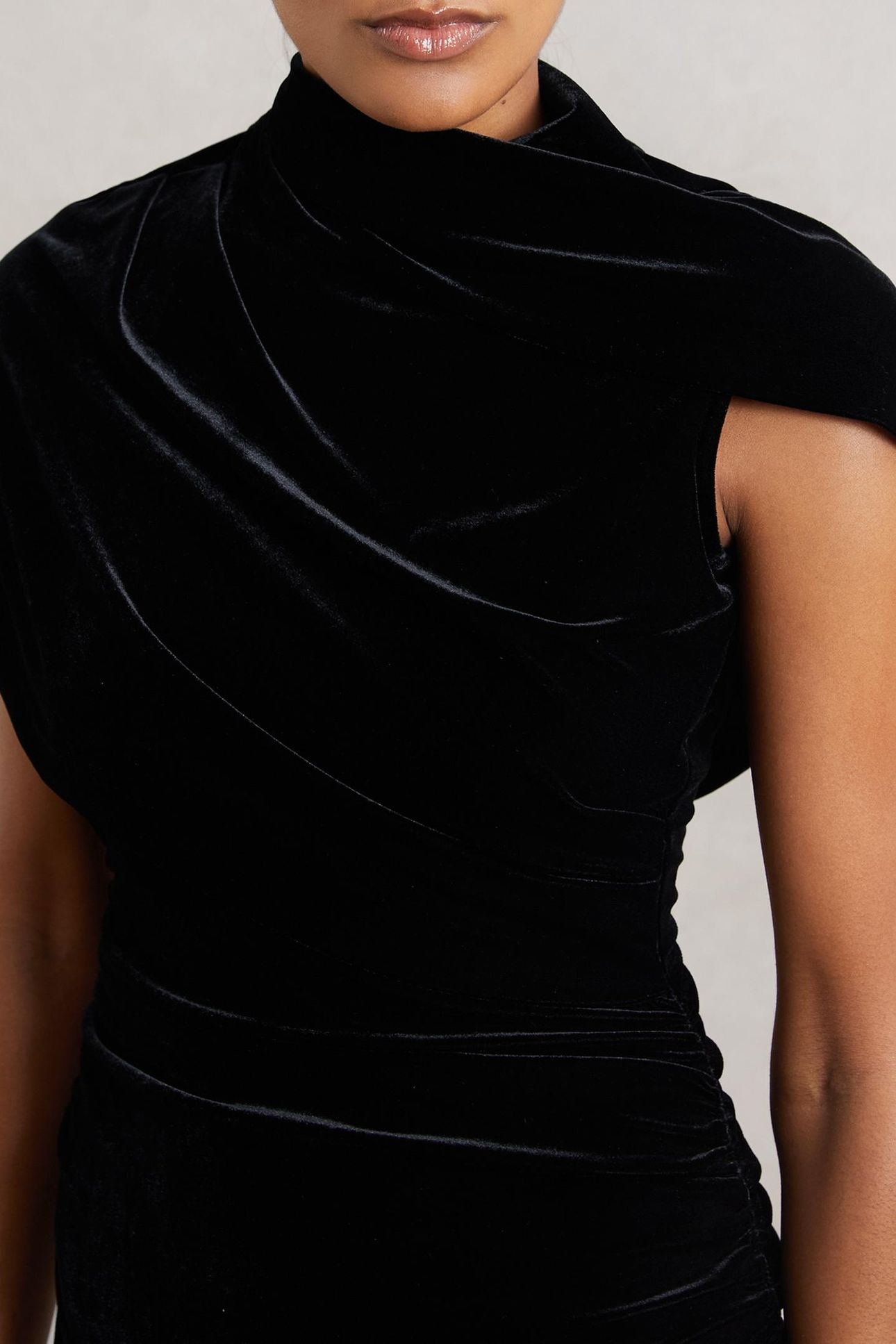 RUCHED VELVET MIDI DRESS BLACK 7