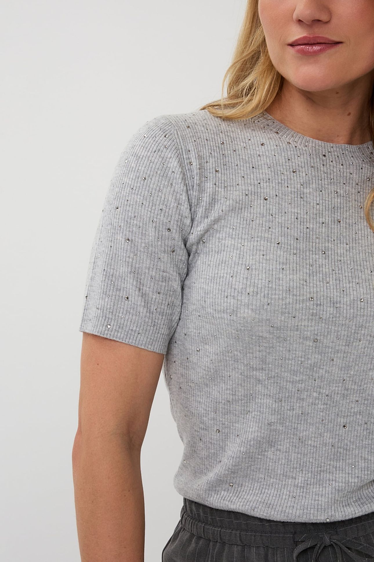 TOP RIB S/SLVE STUDS LIGHT GREY MELANGE 7