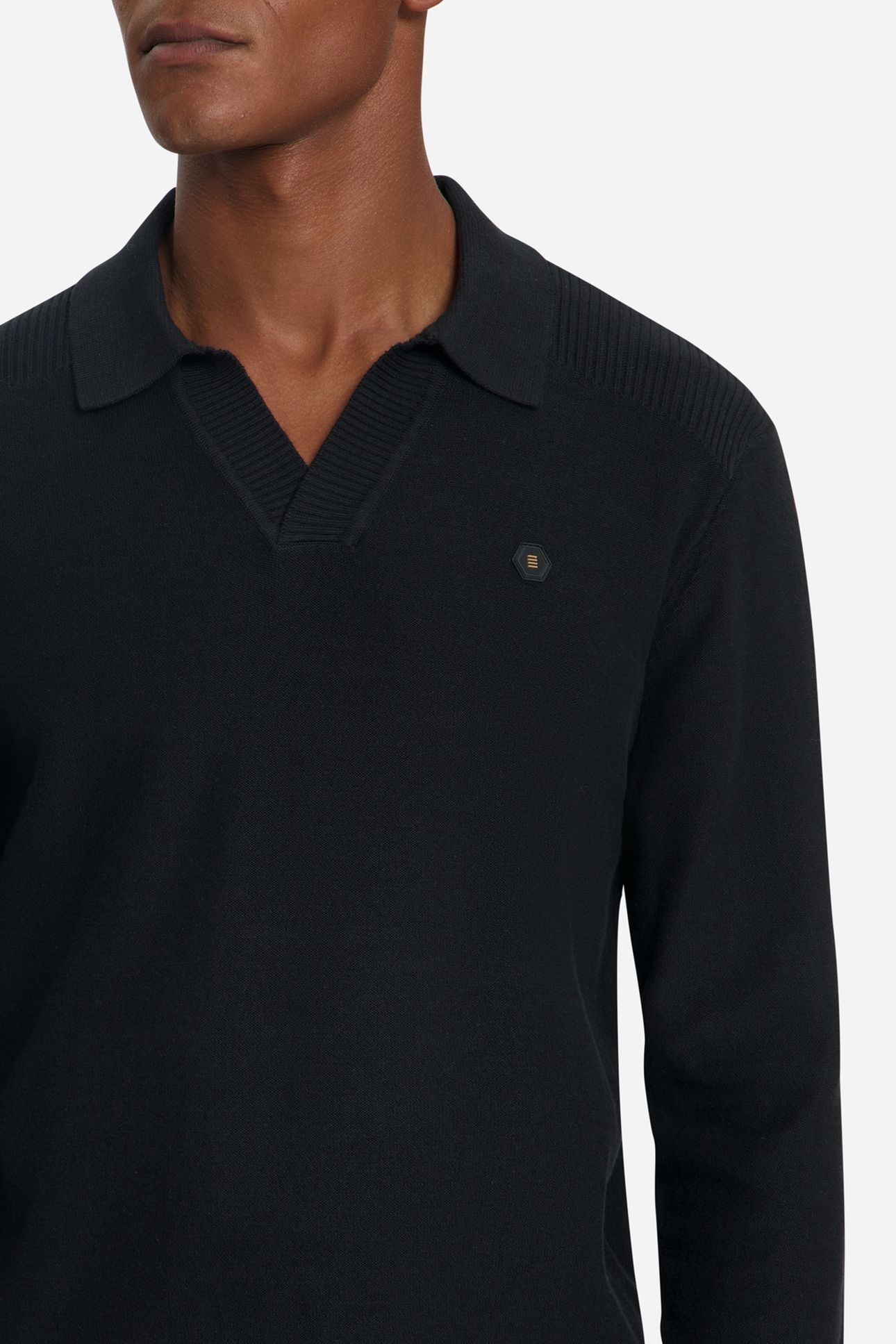 PULLOVER V-COLLAR SHOULDER DETAIL BLACK 6
