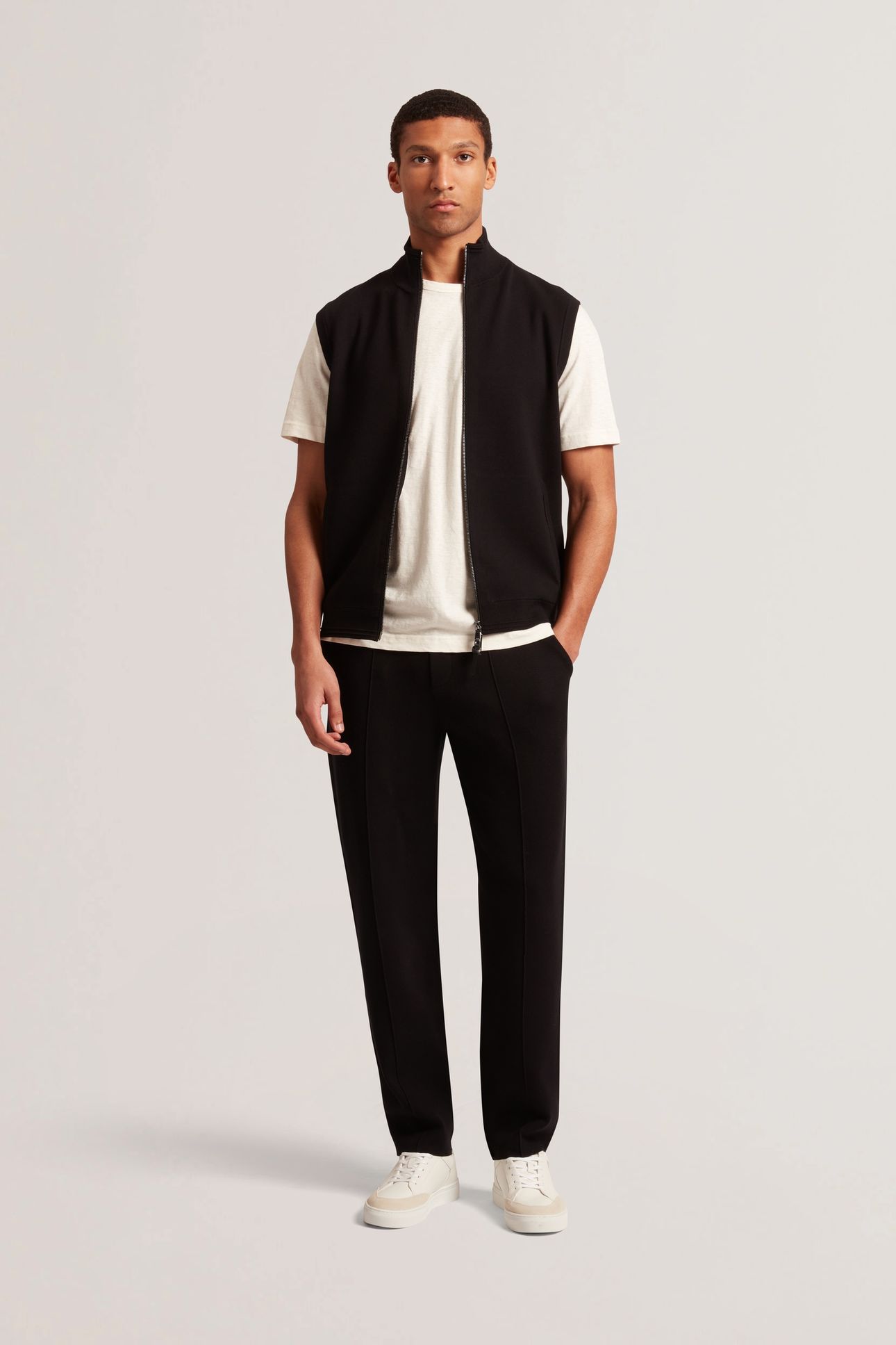 TERINCE ZIP THROUGH FUNNEL NECK GILE BLACK 4
