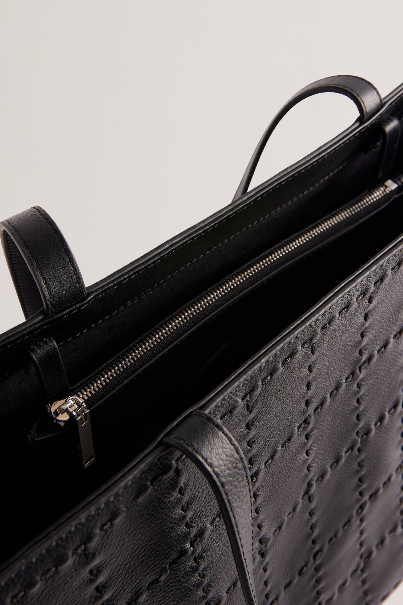 STALIE CHECKED STITCH DETAIL TOTE BAG BLACK 3