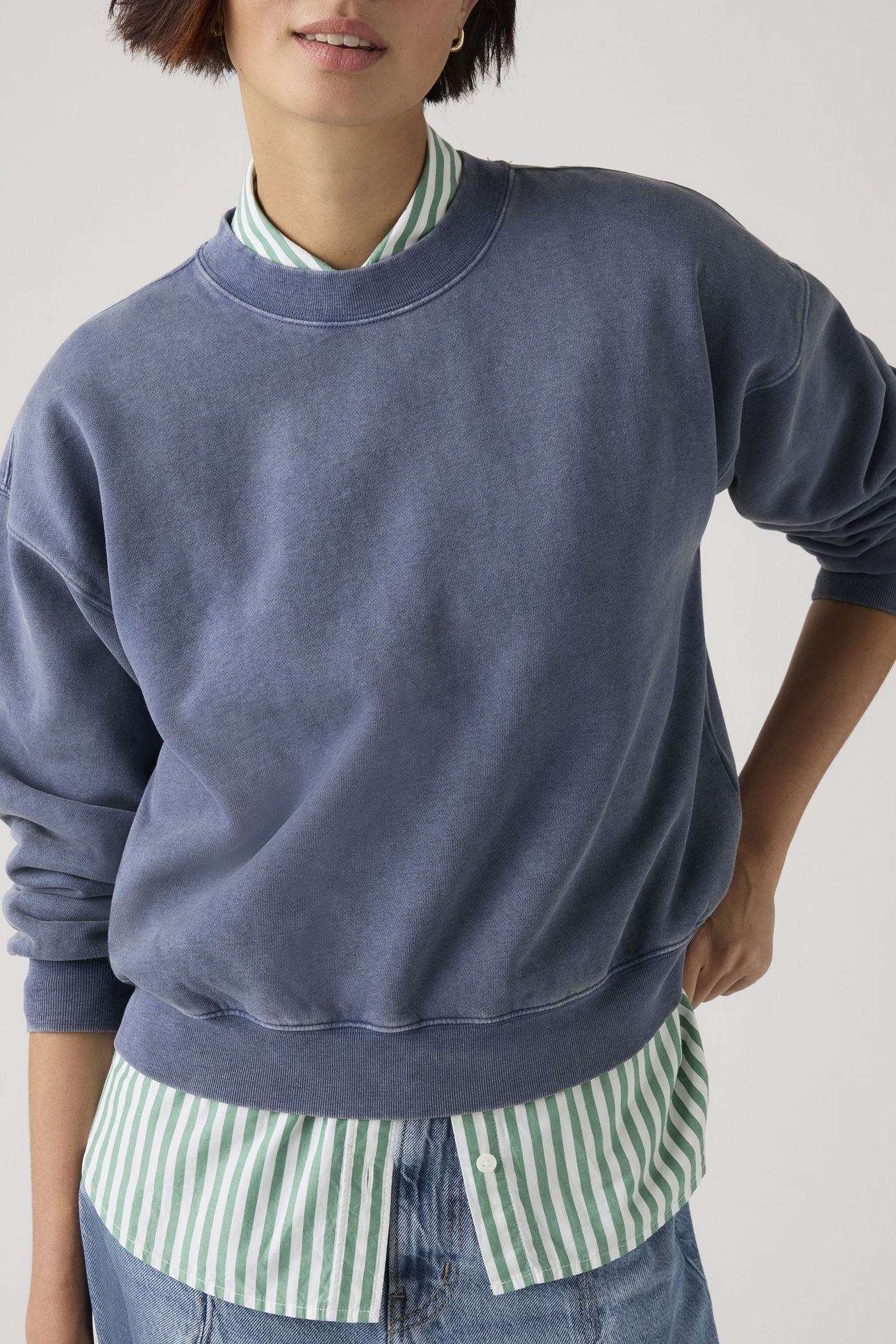 VINTAGE BOXY SWEATSHIRT 3