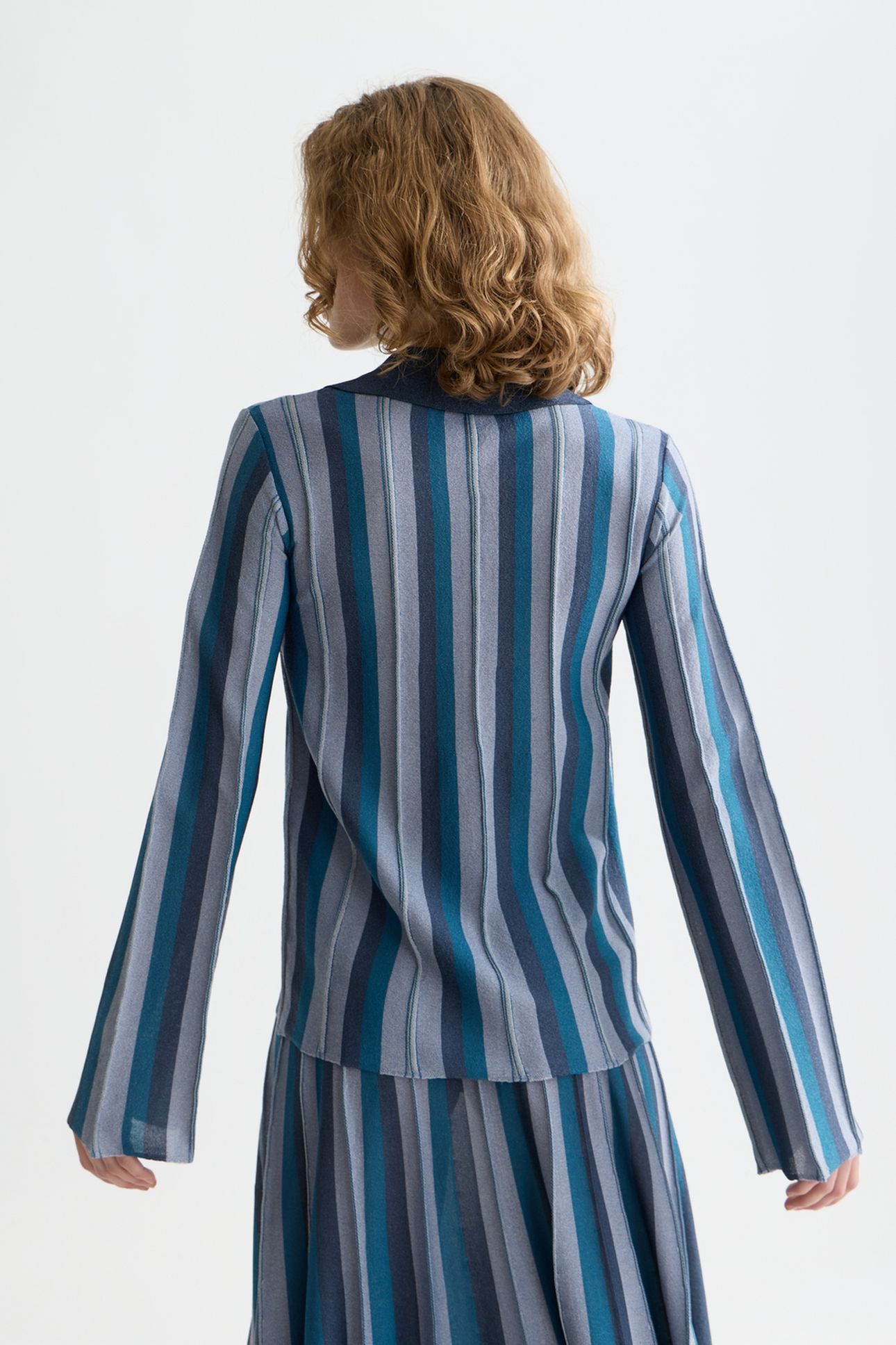 PLEATED STRIPE COLLARED CARDIGAN CARBON 2