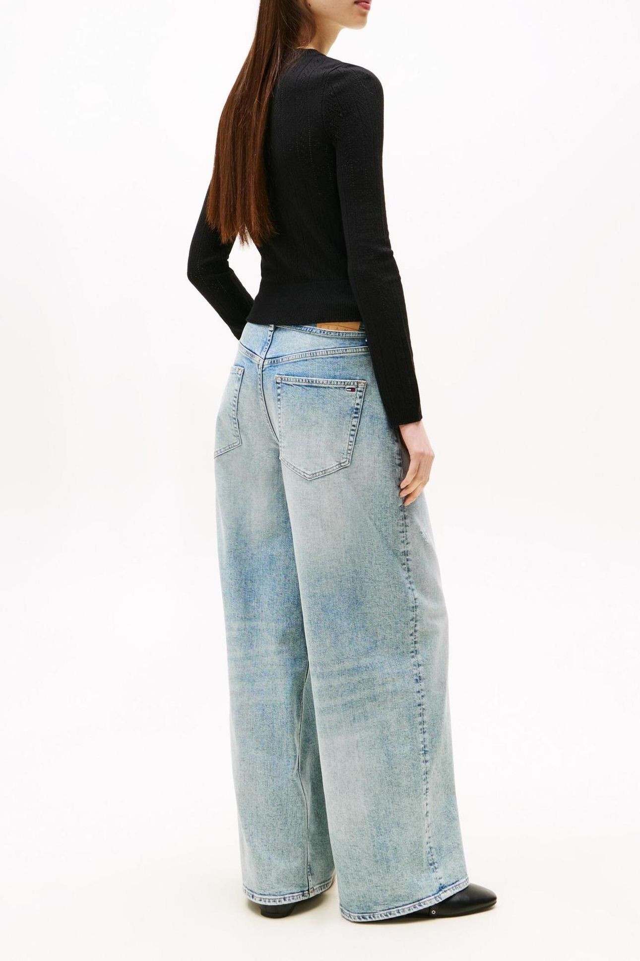 TJW POINTELLE CREW NECK BLACK 3