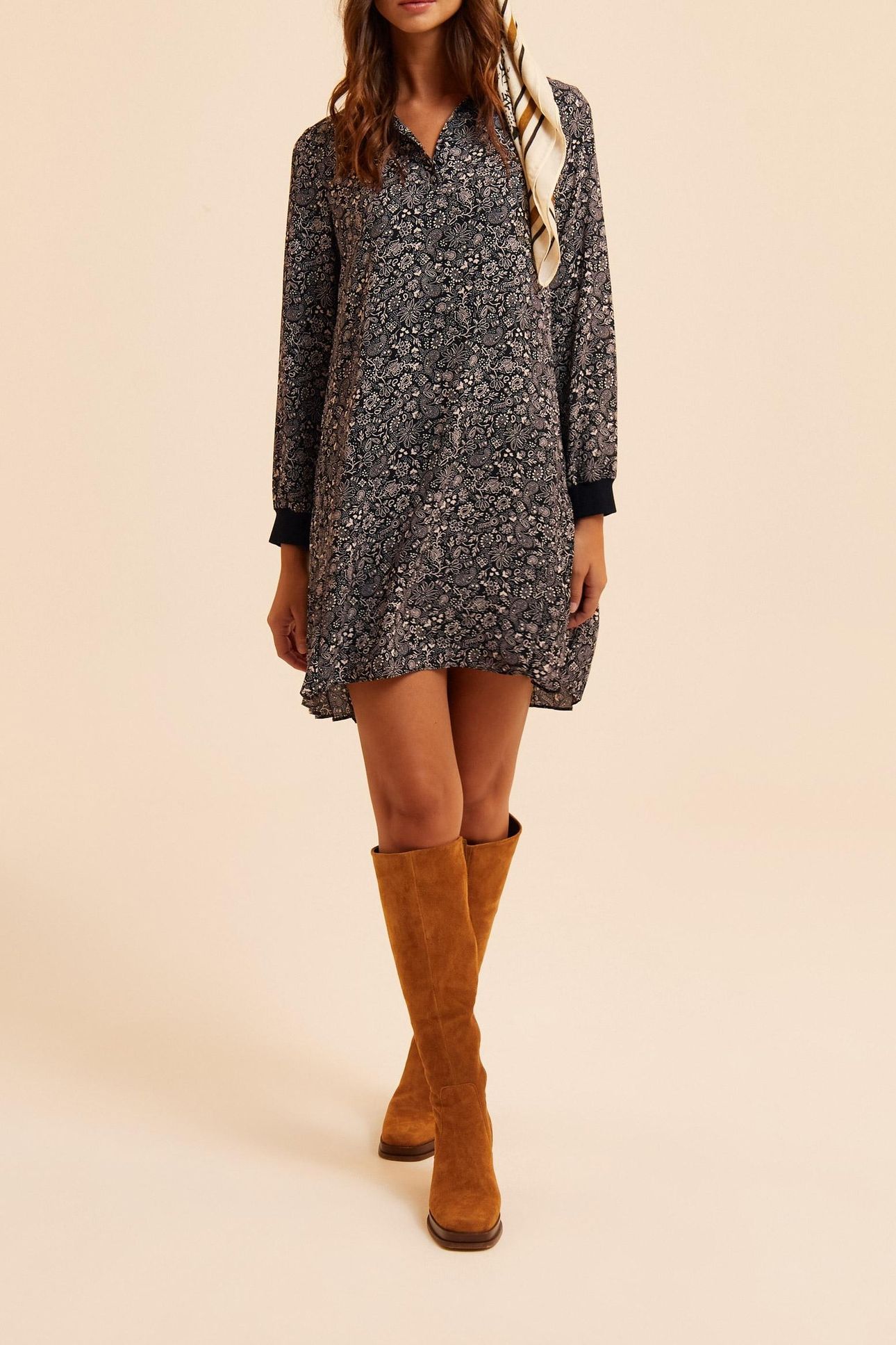 BLACK PAISLEY PRINT DRESS WITH PLEATED BACK 3