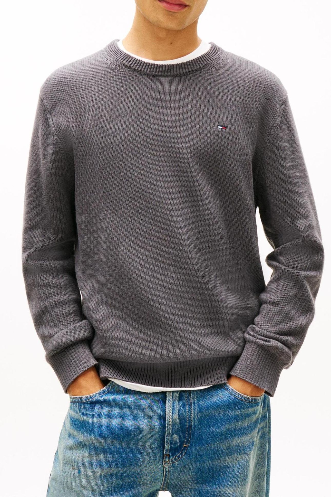 TJM SLIM ESSENTIAL SWEATER WASHED BLACK 1
