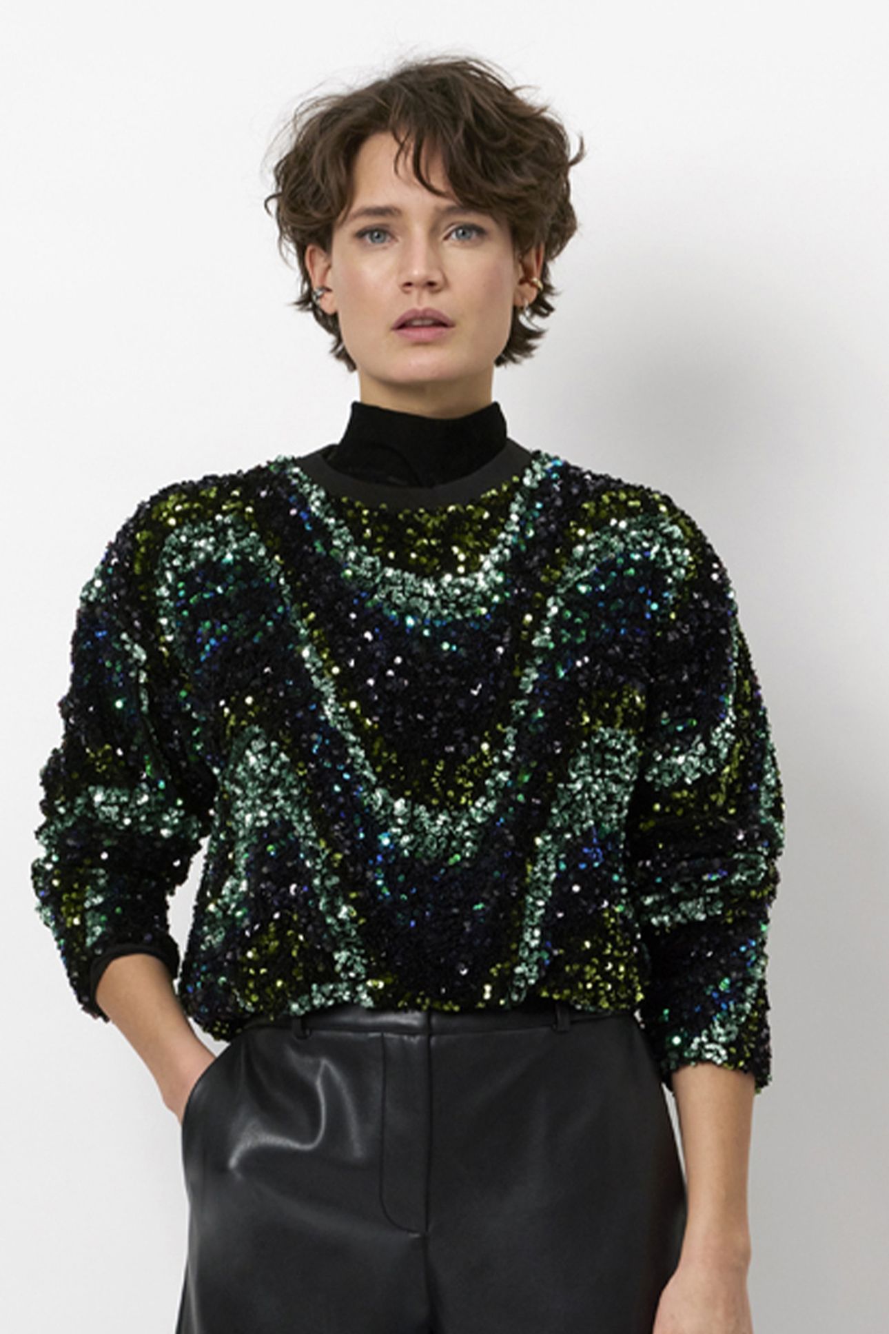 LIZY SEQUINS TOP BOTTLE GREEN 2