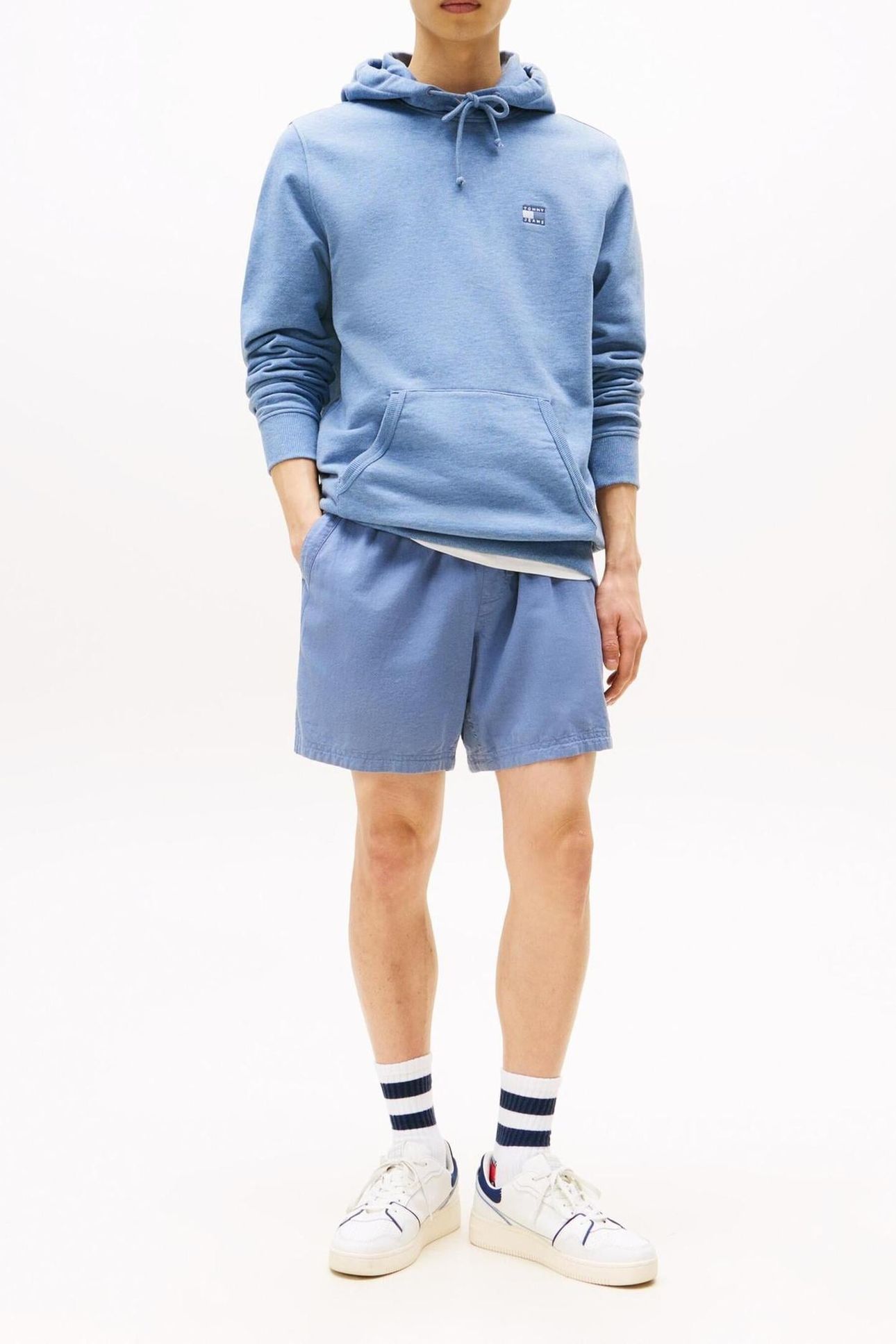 TJM REG BADGE HOODIE BLUE MOMENT HEATHER TONAL 1