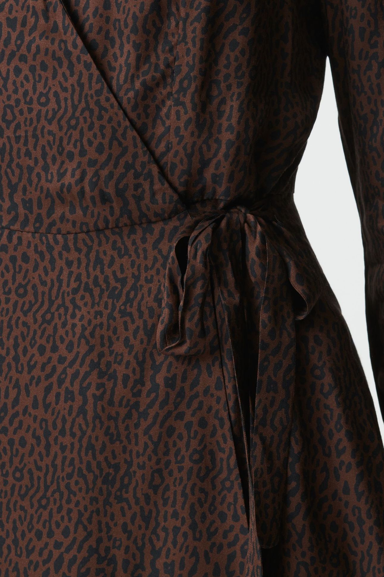 BROWN WRAPAROUND DRESS WITH LEOPARD PRINT 5