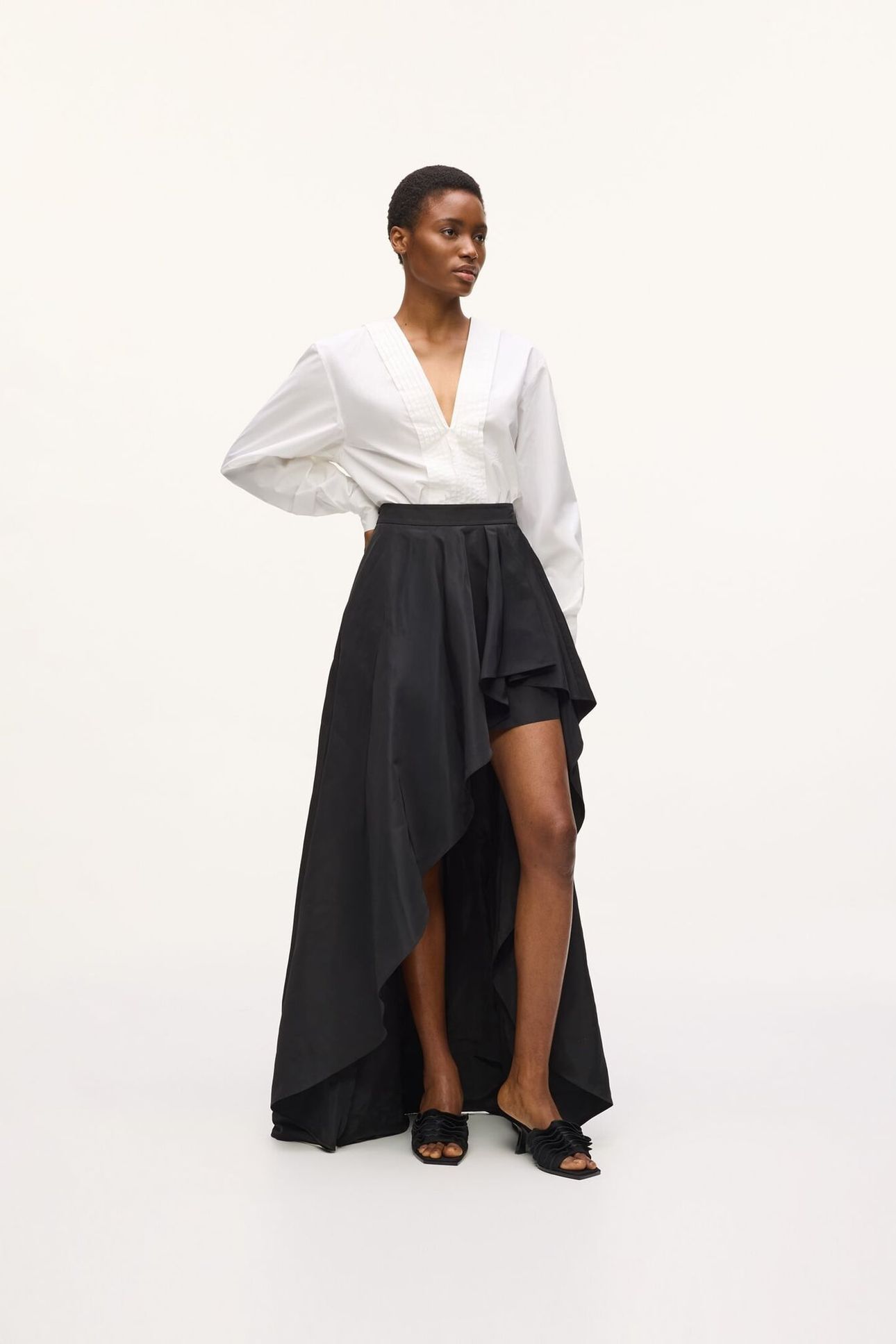 STUDIO RUFFLE SKIRT BLACK 2