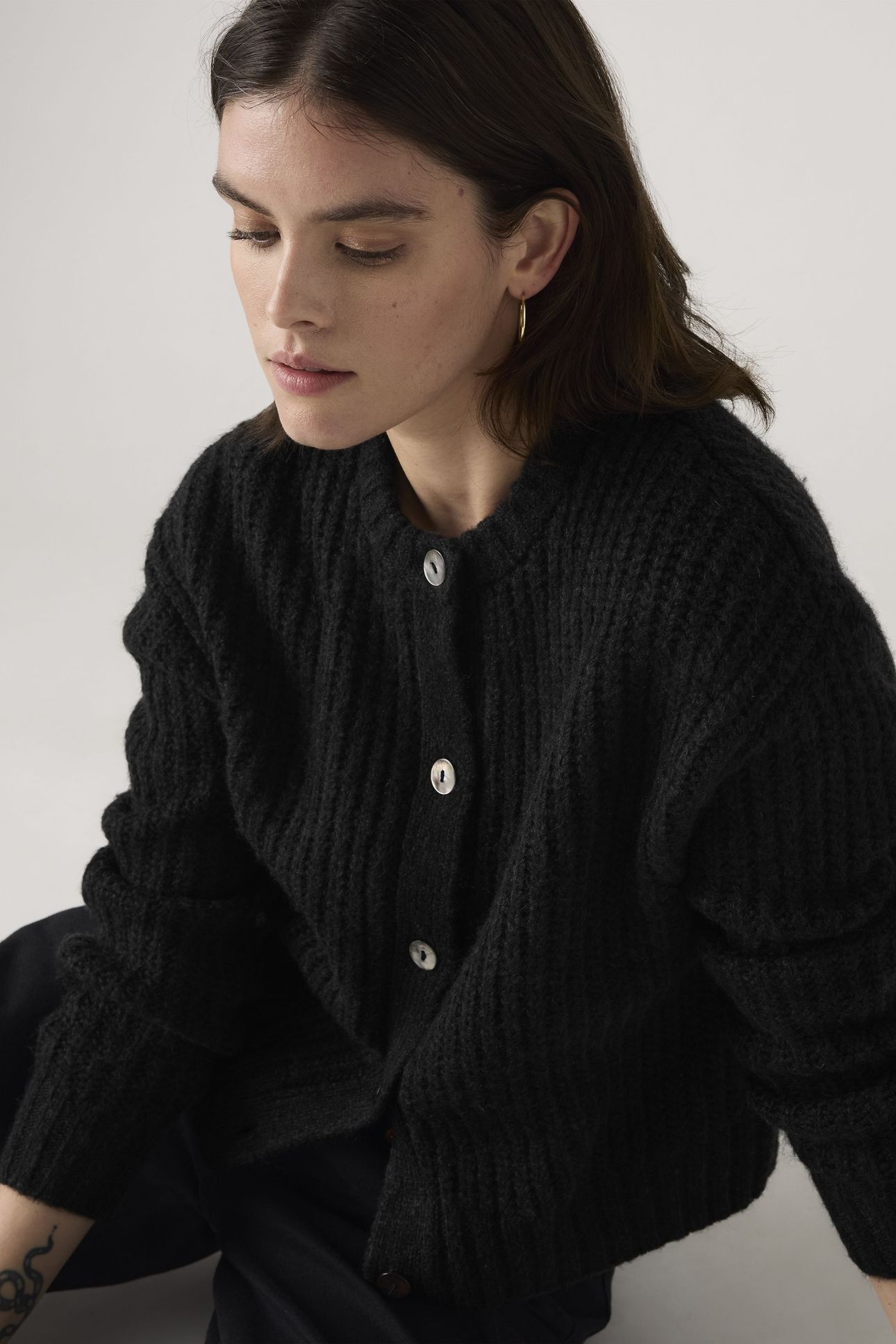 LUNA SHELL BUTTON CARDIGAN 3