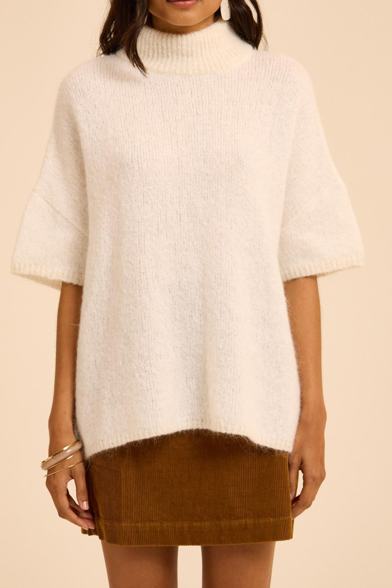 ECRU KNIT SHORT-SLEEVED CAPE SWEATER 1