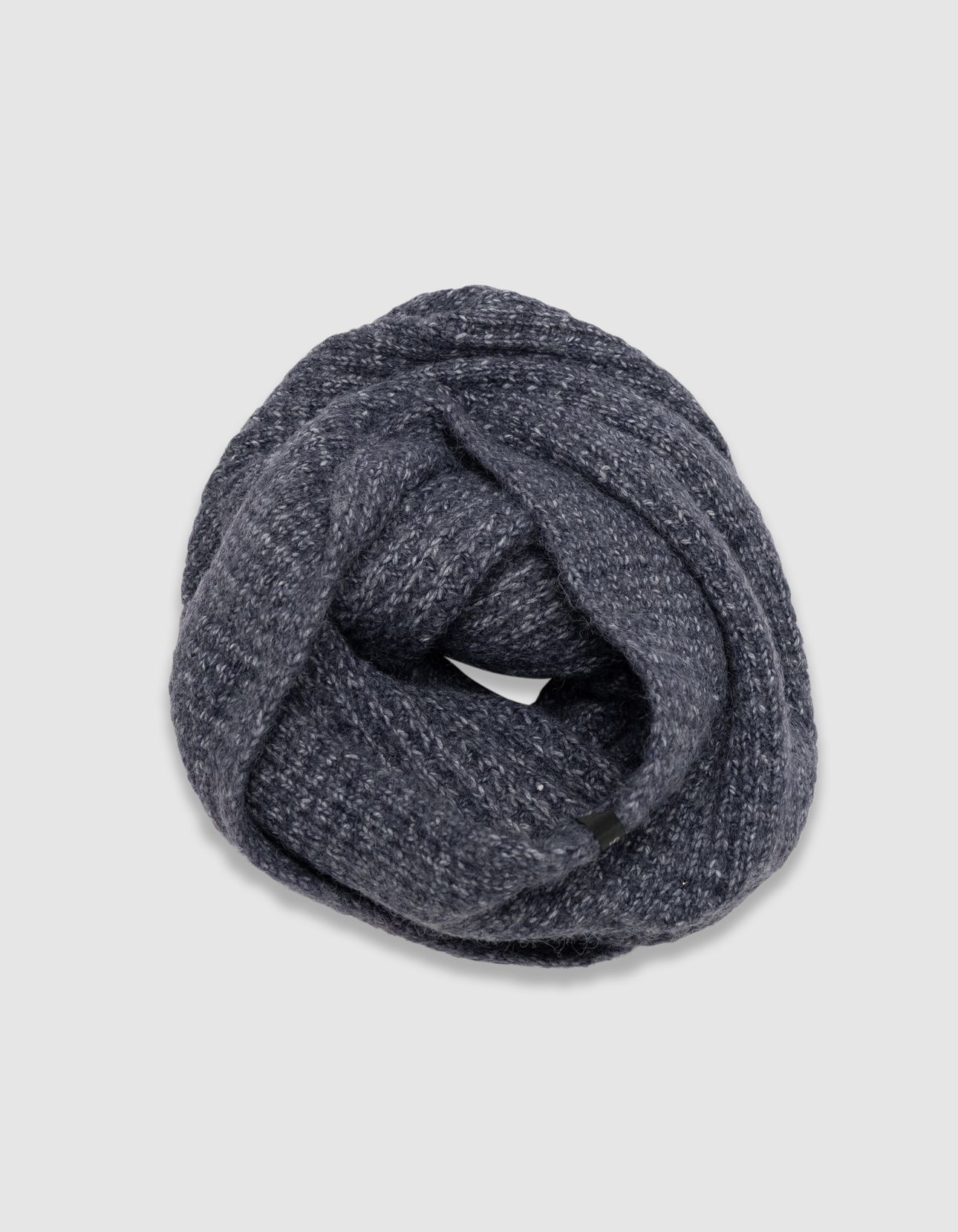 BLUE RIBBED KNIT SNOOD 2
