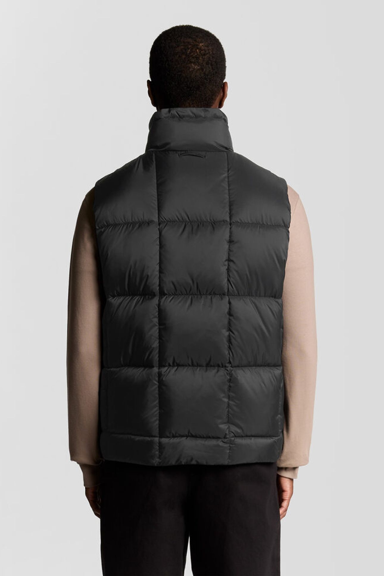 SQUARE WADDED COCOON GILET LACQUER 2