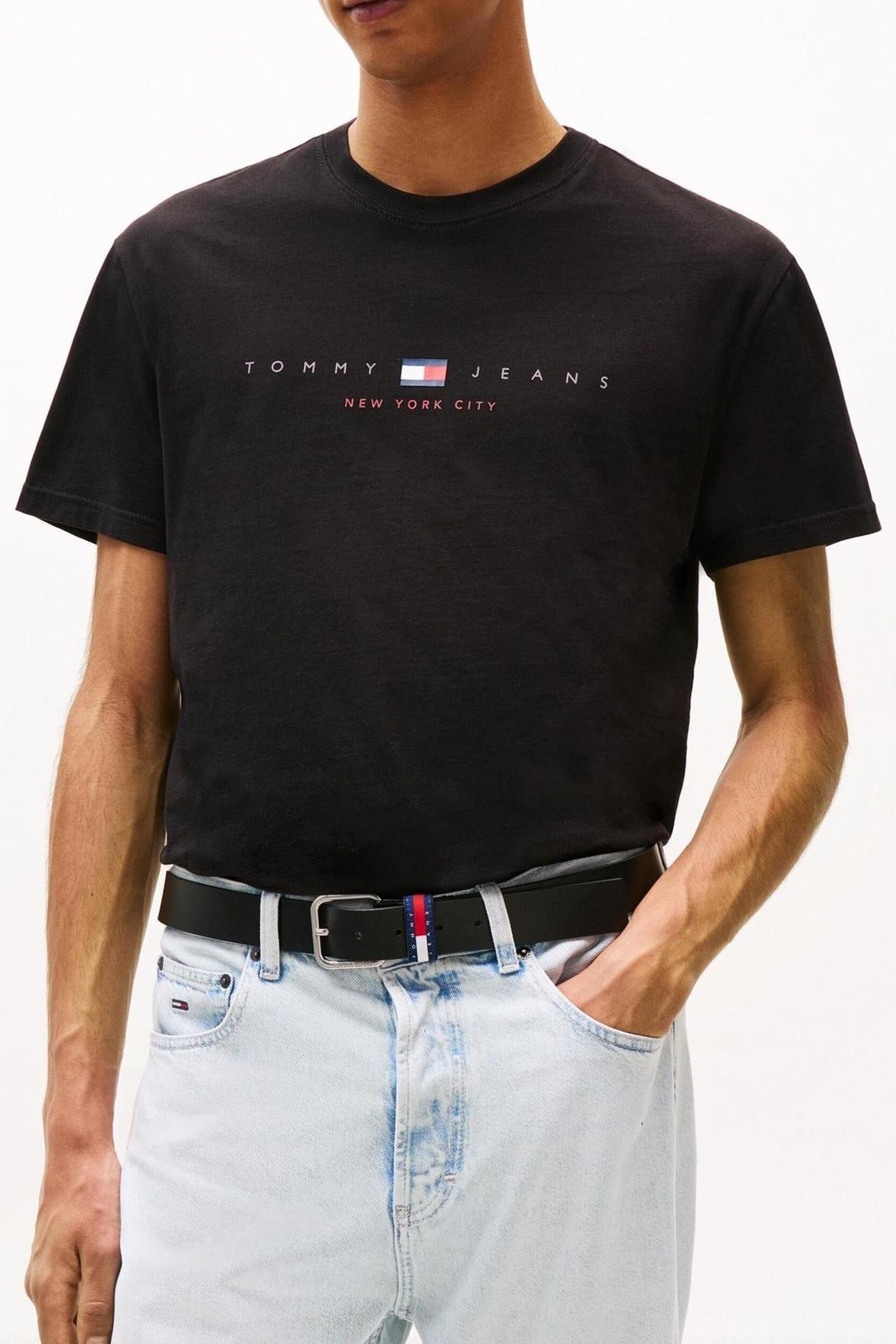 TJM REG FLAG LINEAR BLACK 1