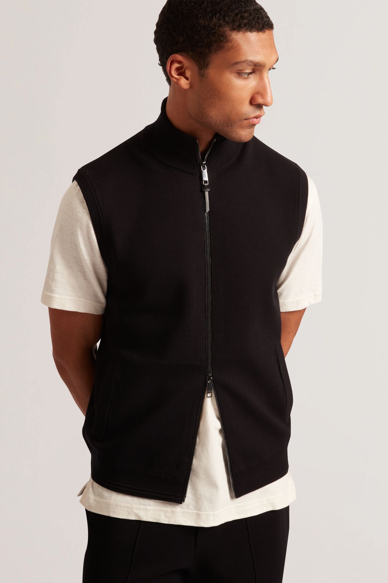 TERINCE ZIP THROUGH FUNNEL NECK GILE BLACK 1